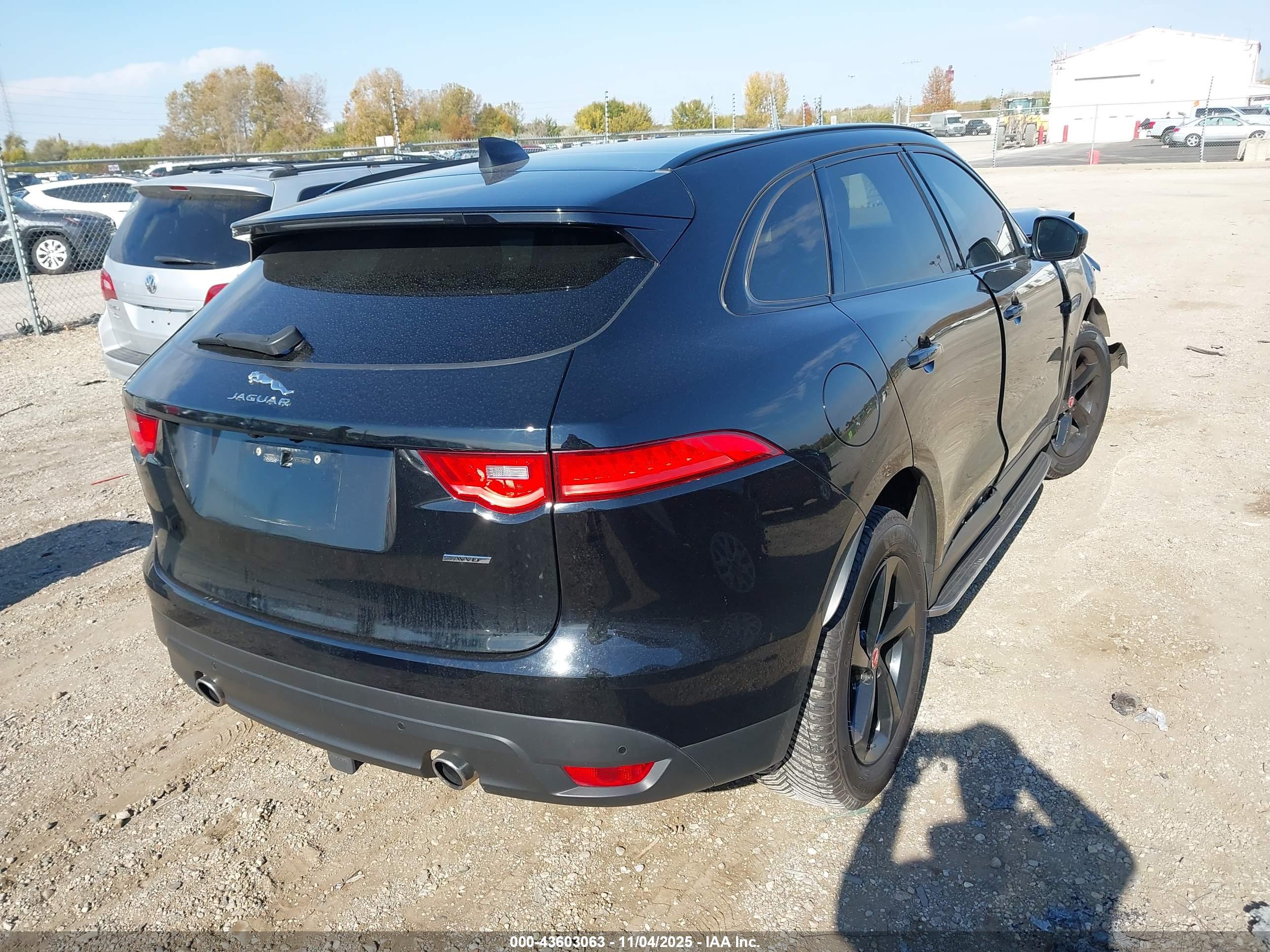 JAGUAR F-PACE image 4