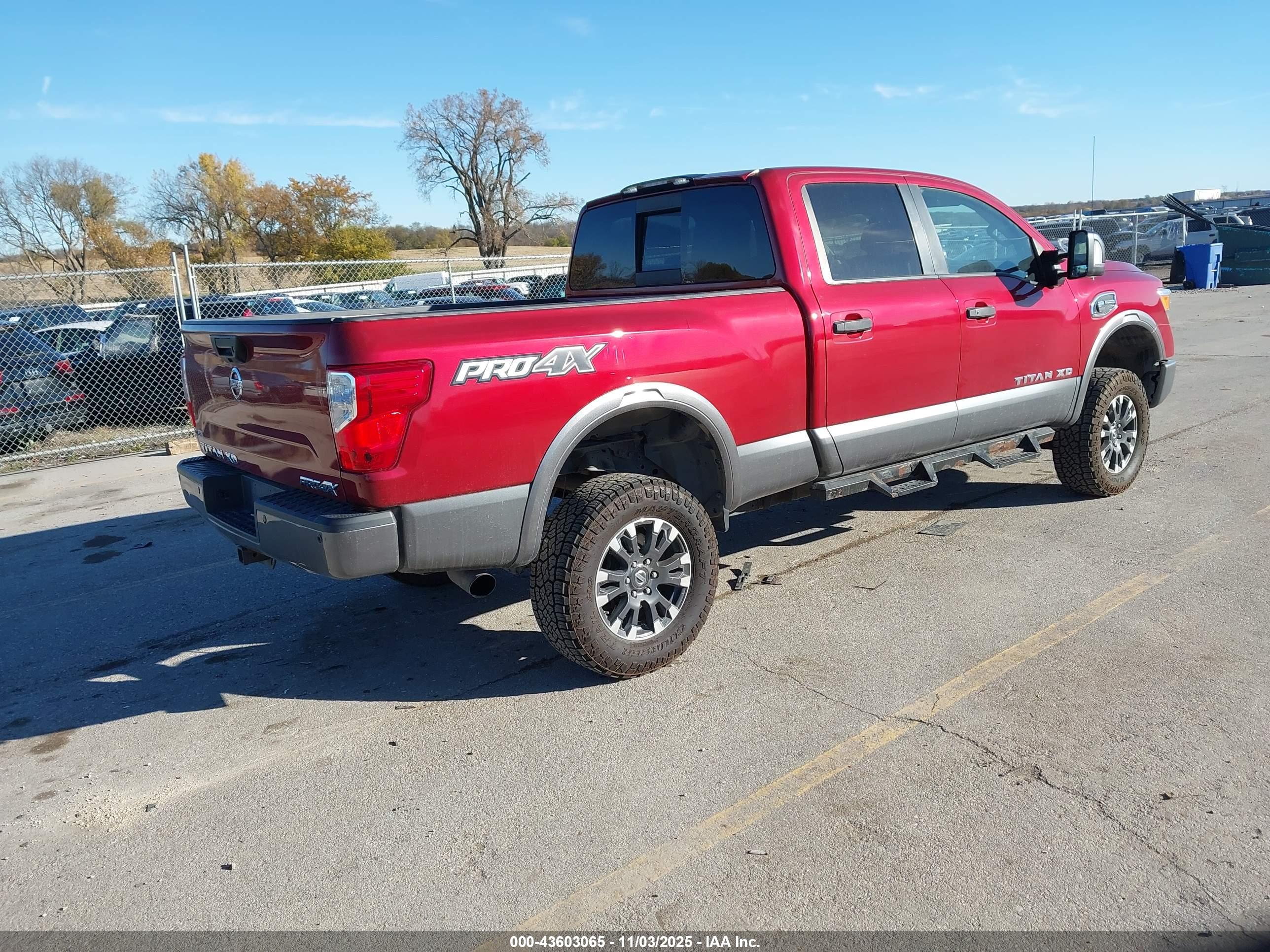 NISSAN TITAN image 4