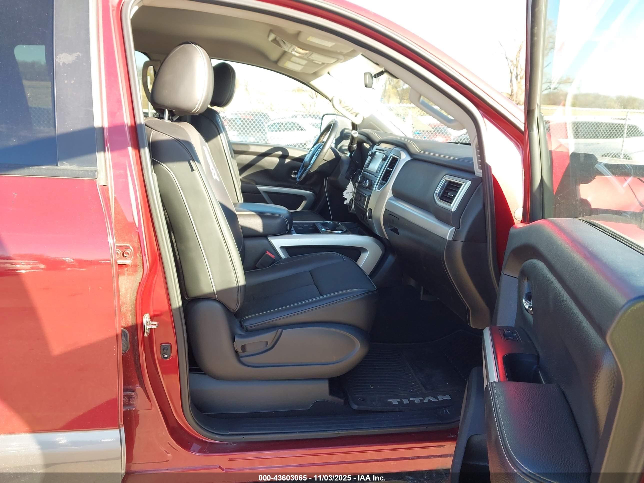 NISSAN TITAN image 5