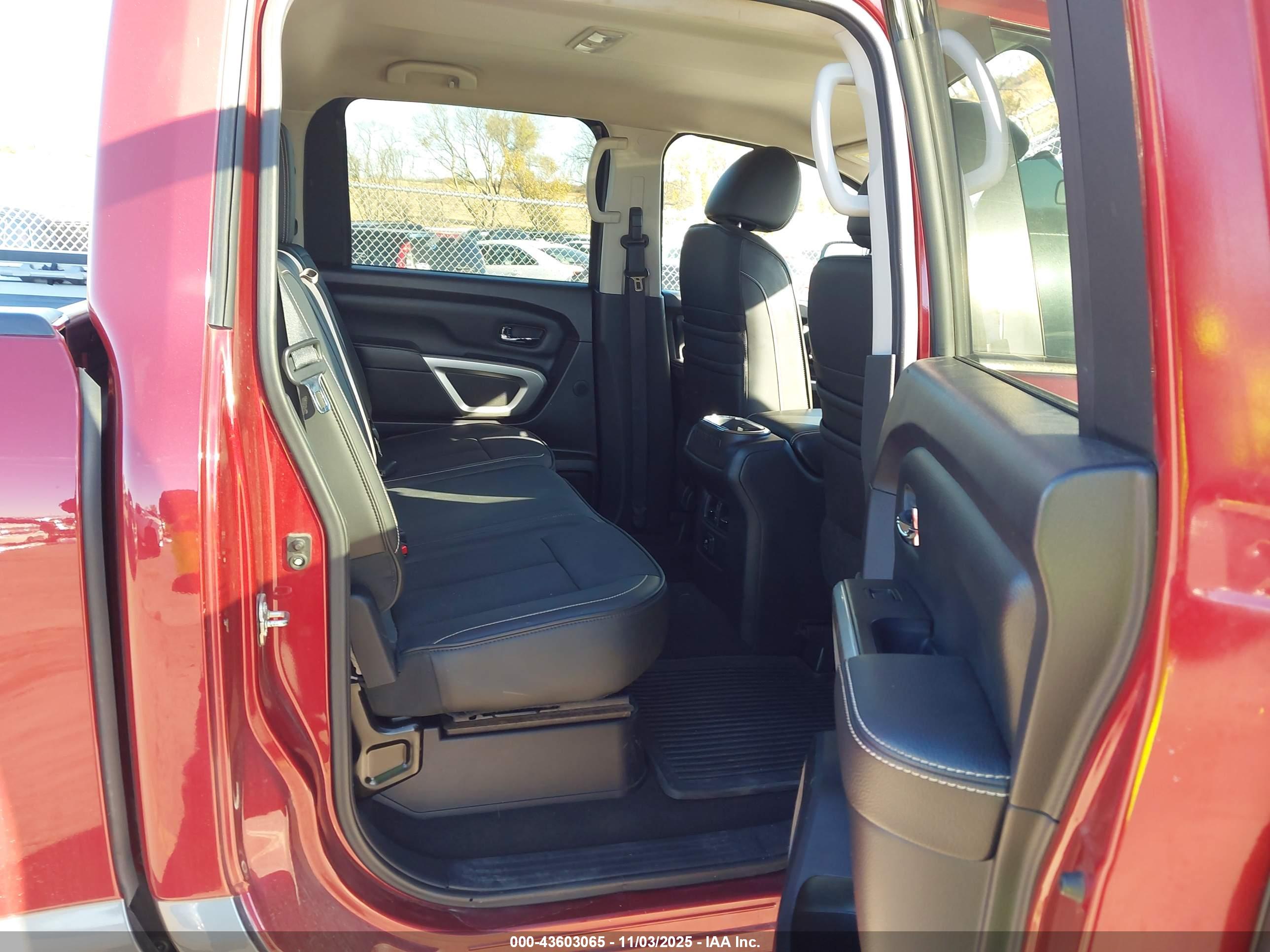 NISSAN TITAN image 8