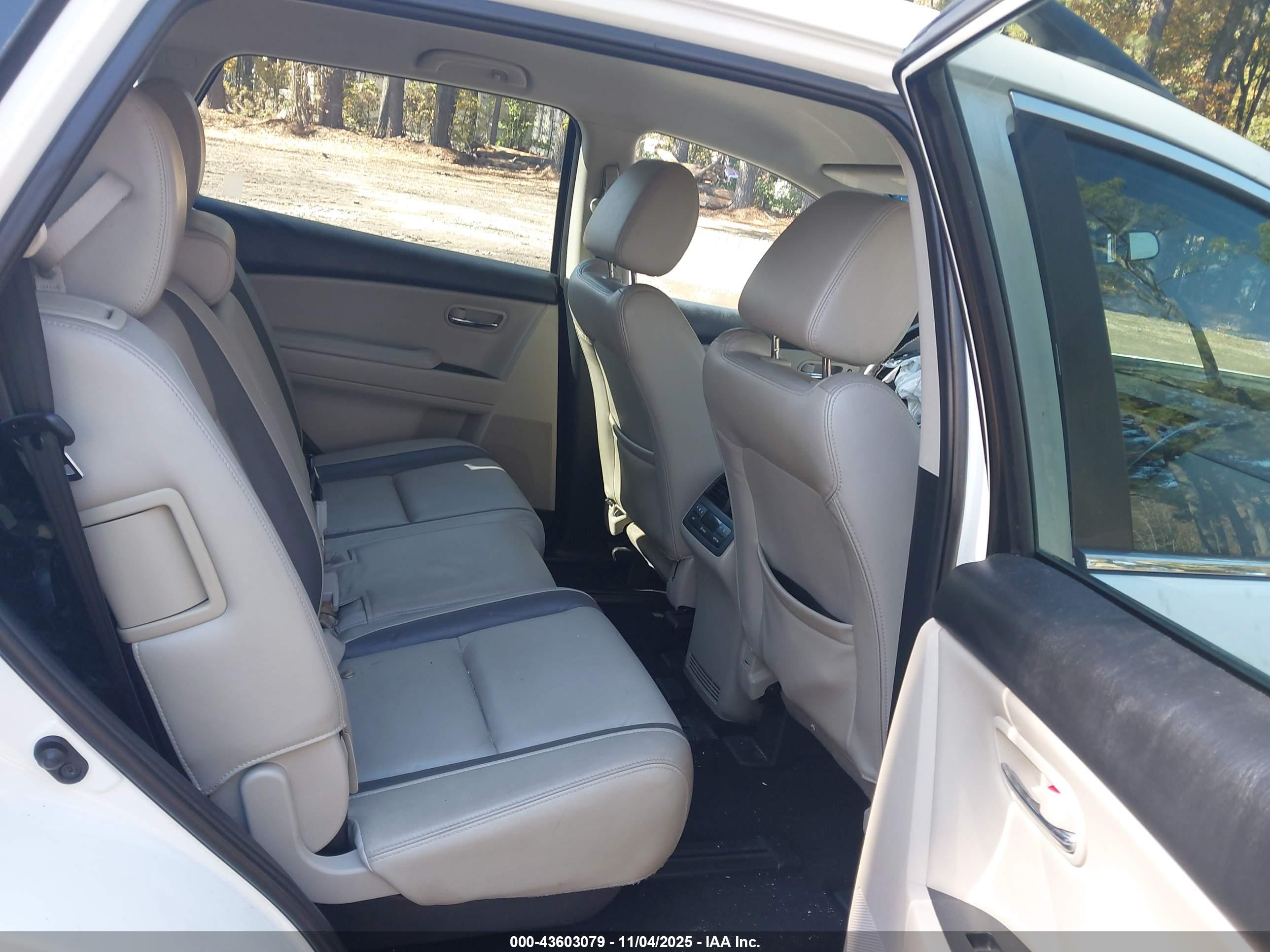 MAZDA CX-9 image 8