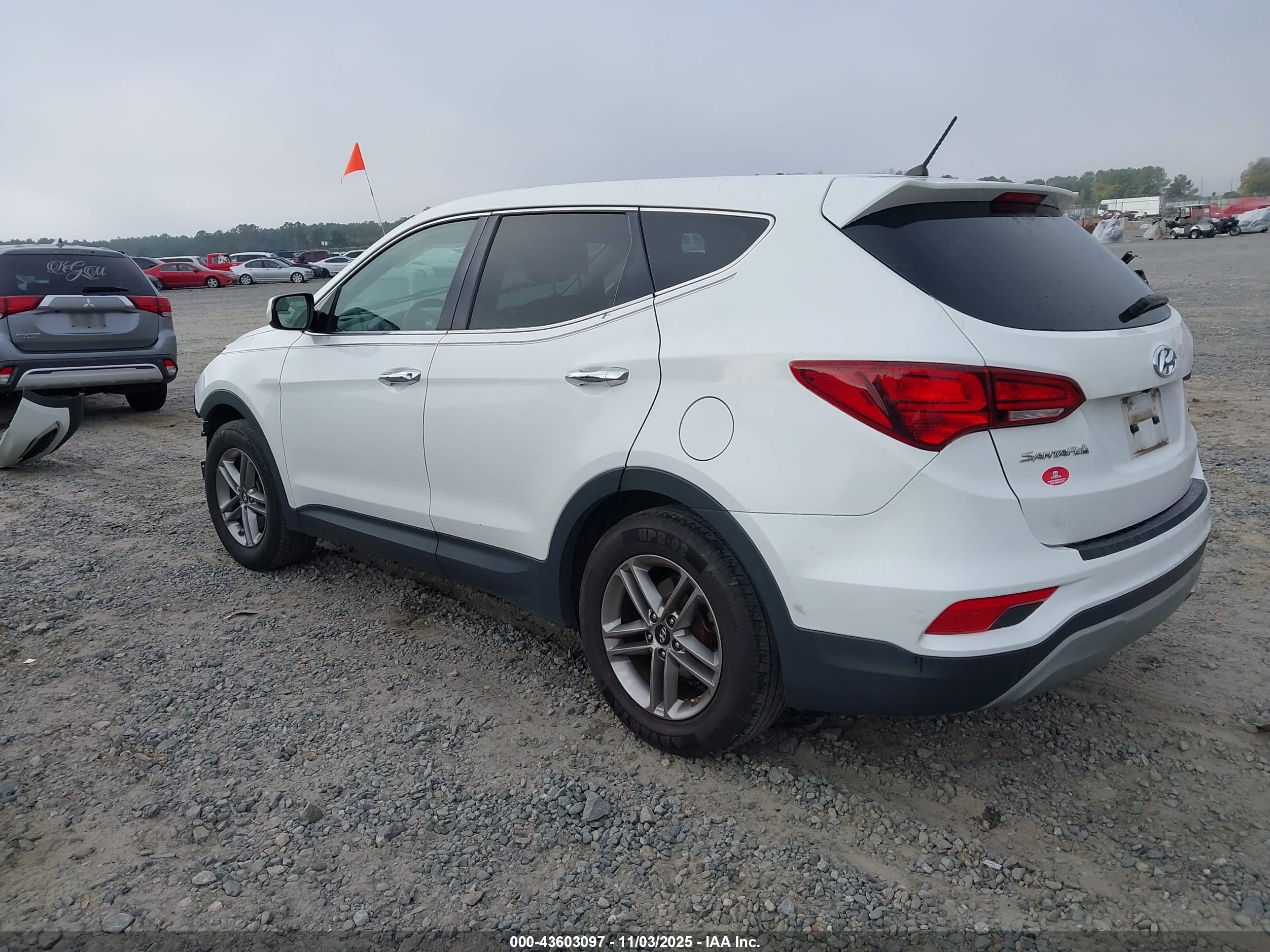 HYUNDAI SANTA image 3