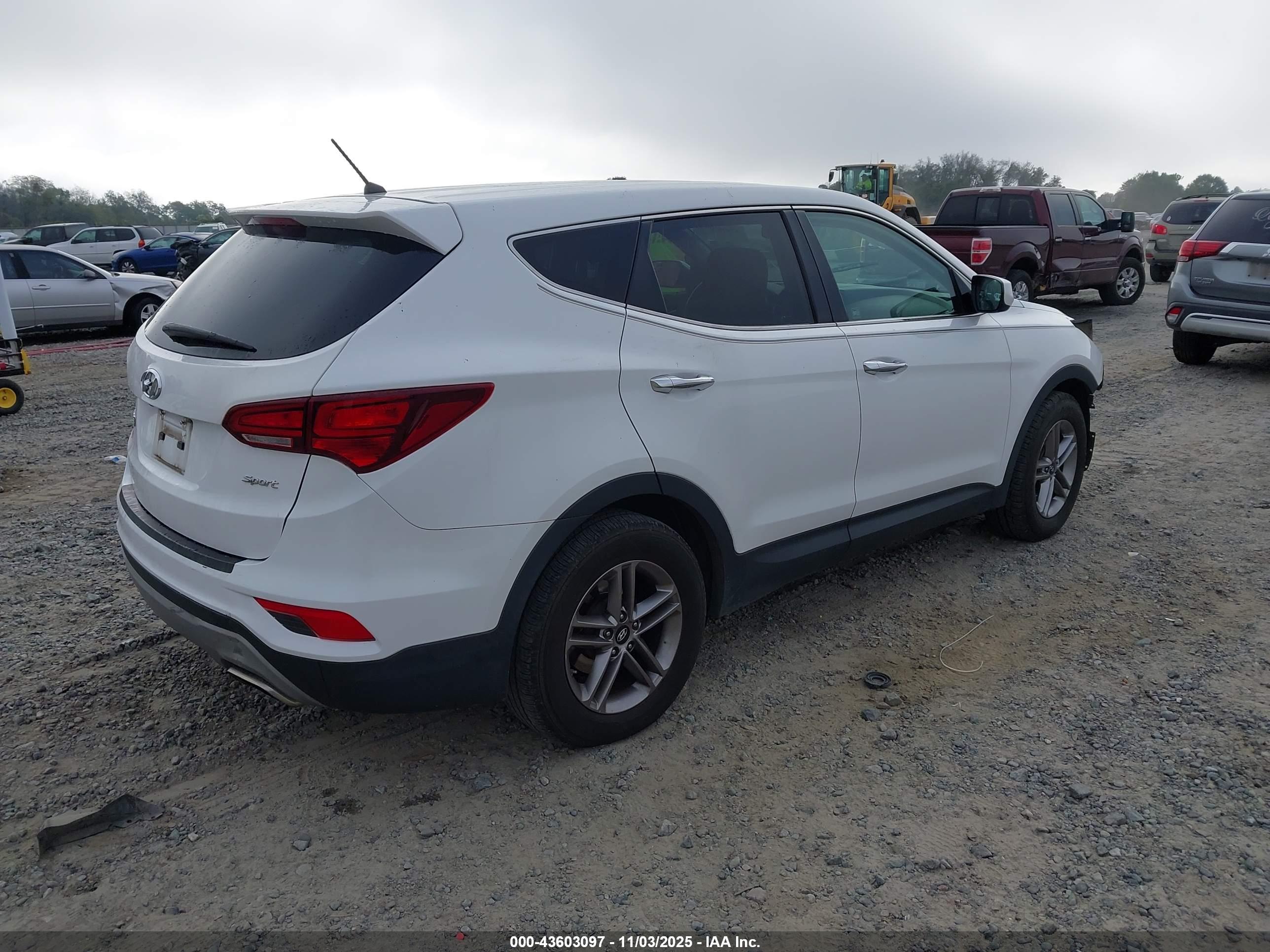 HYUNDAI SANTA image 4