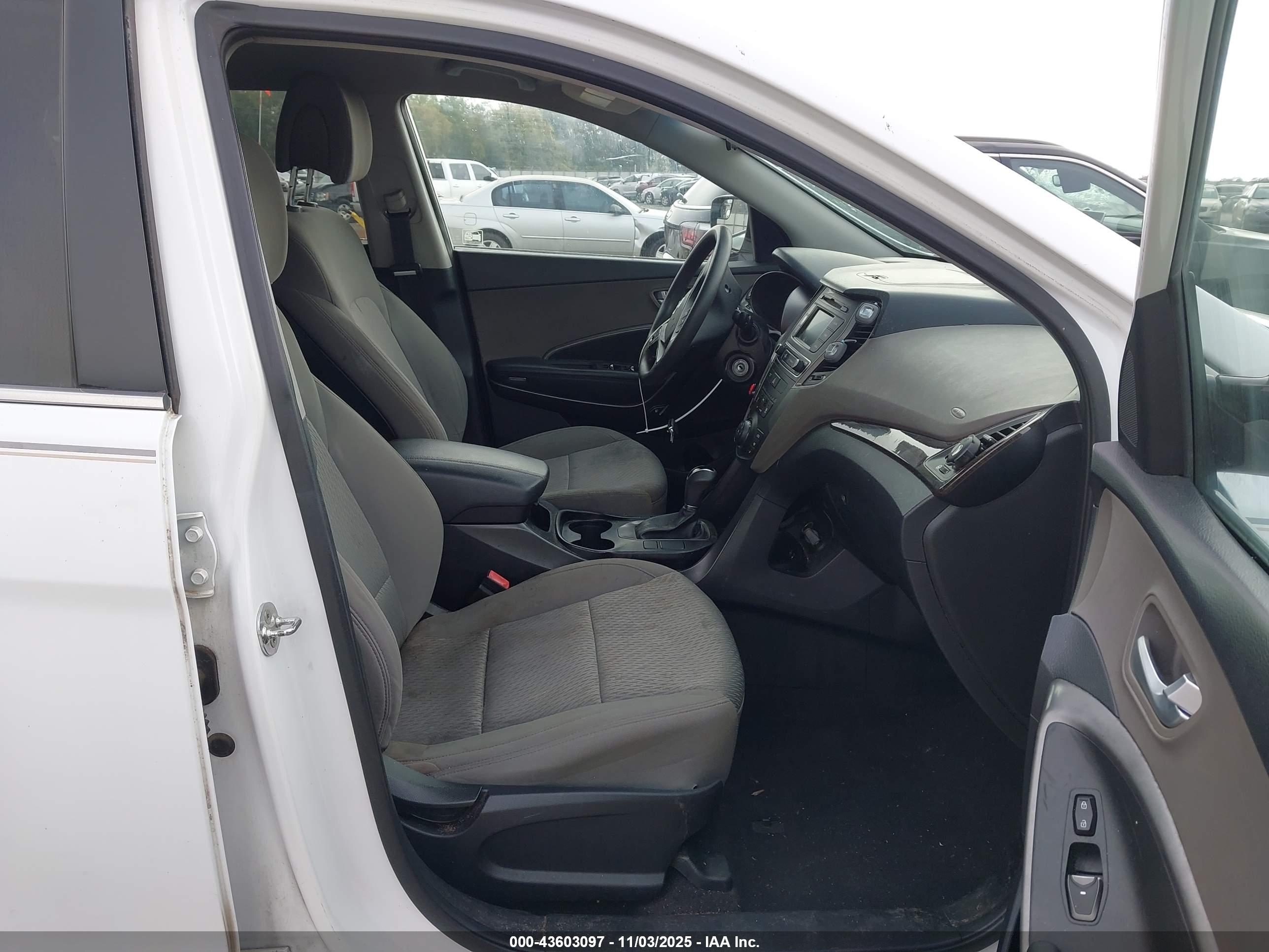 HYUNDAI SANTA image 5
