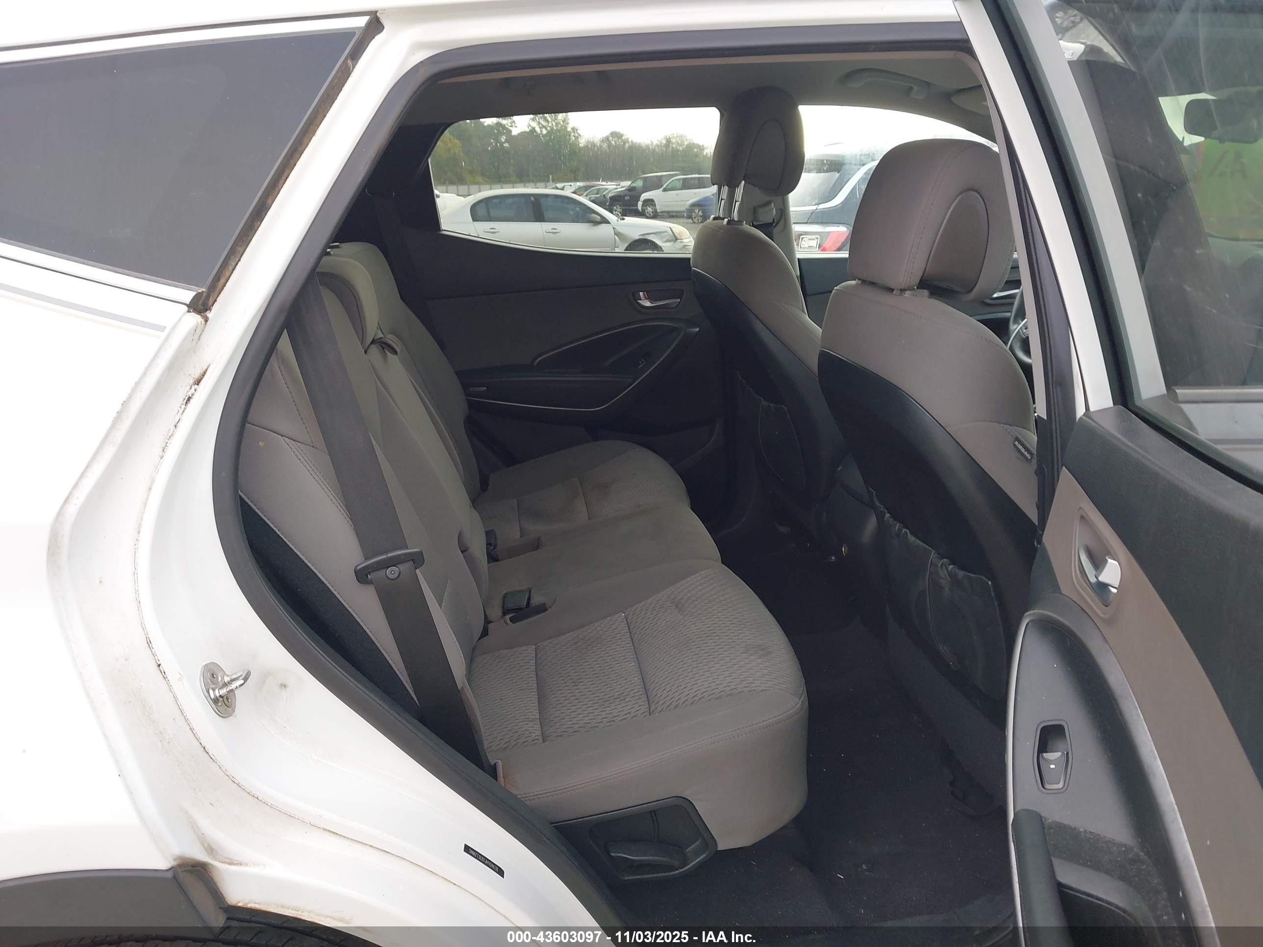 HYUNDAI SANTA image 8