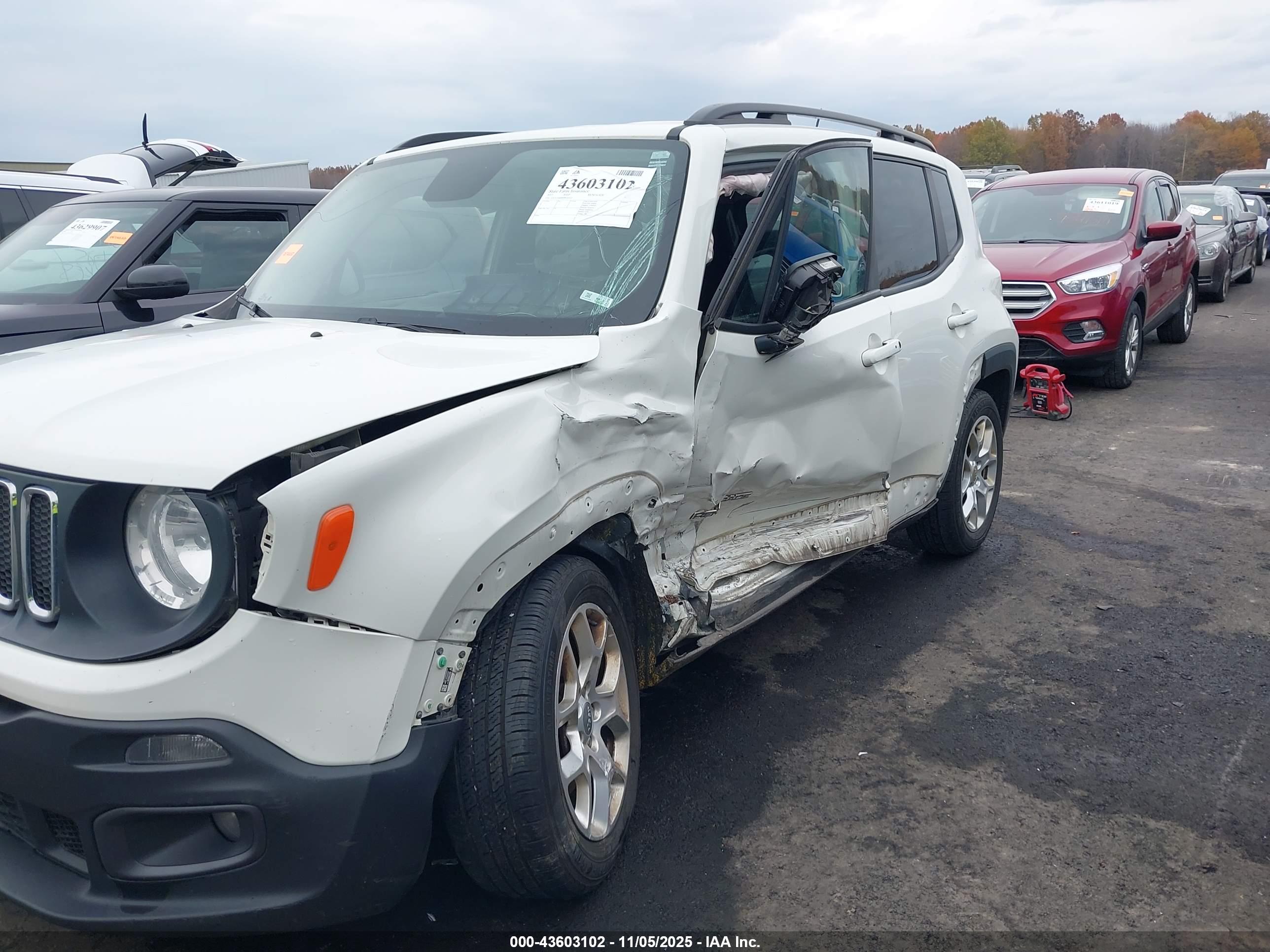 JEEP RENEGADE image 6