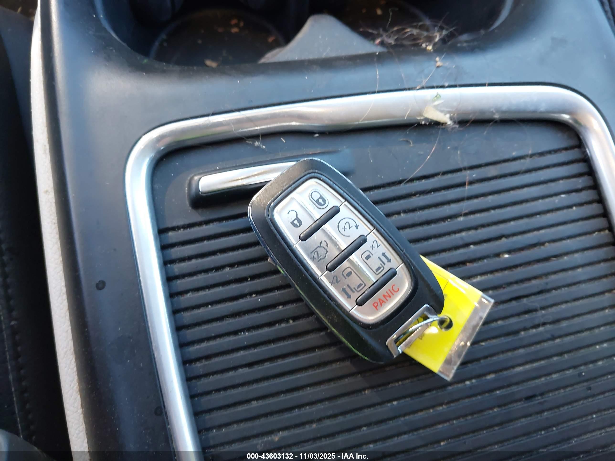 CHRYSLER PACIFICA image 11