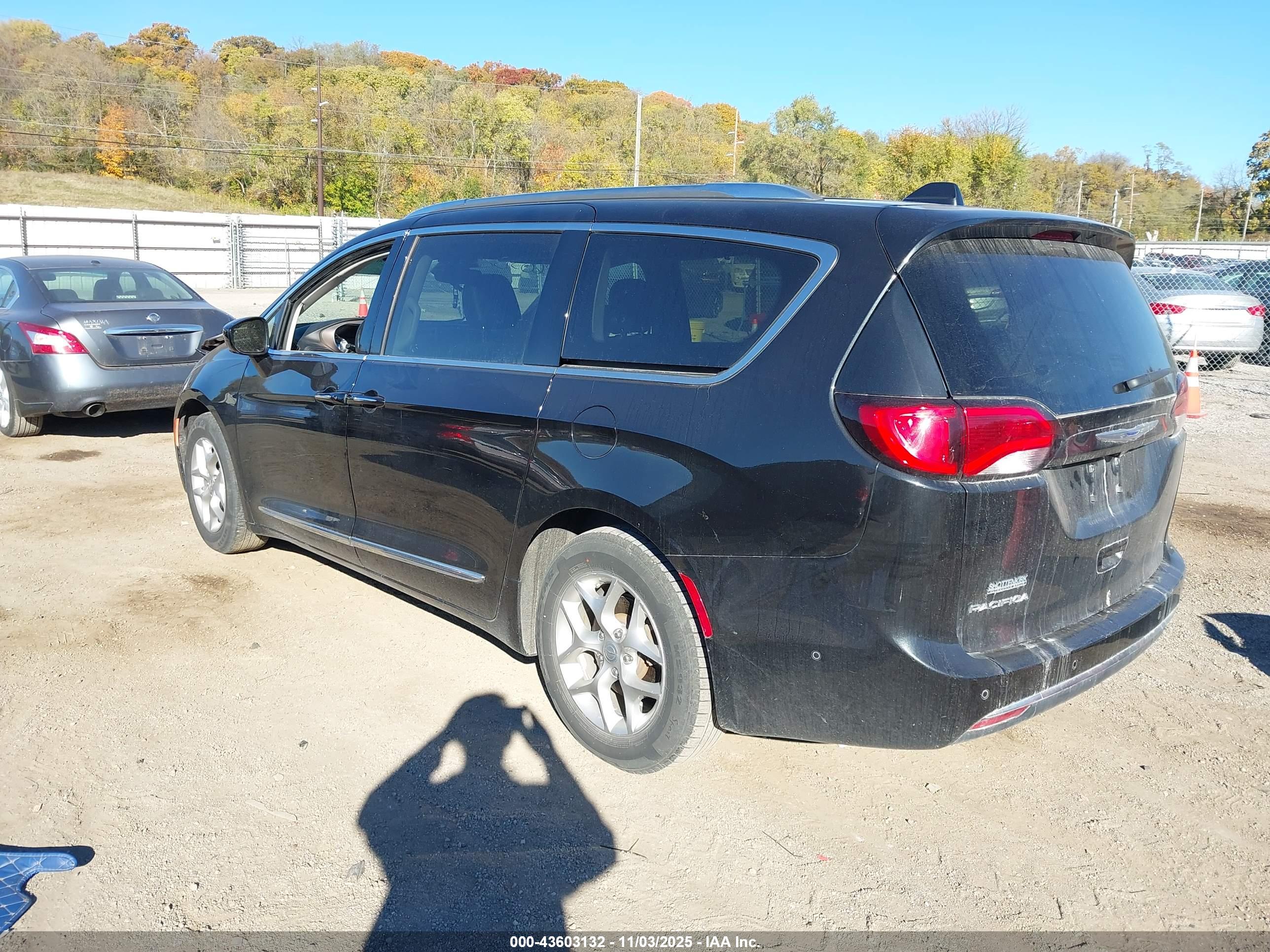 CHRYSLER PACIFICA image 3