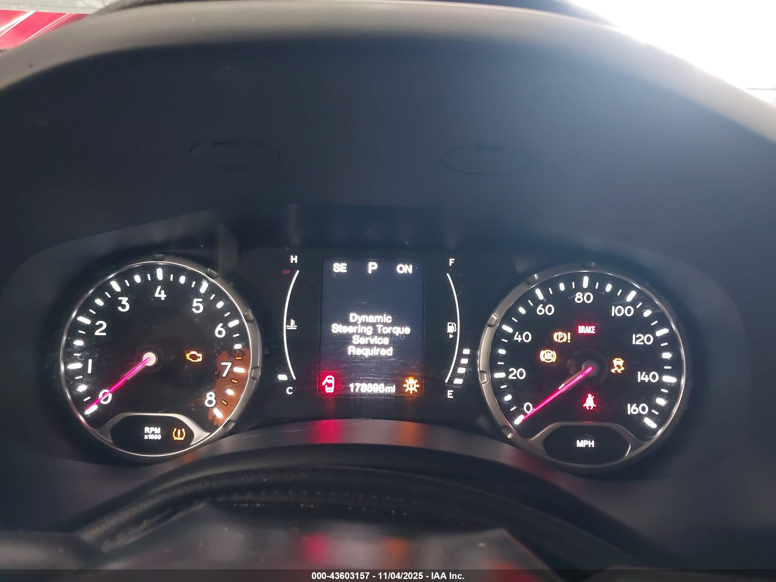 JEEP RENEGADE image 7