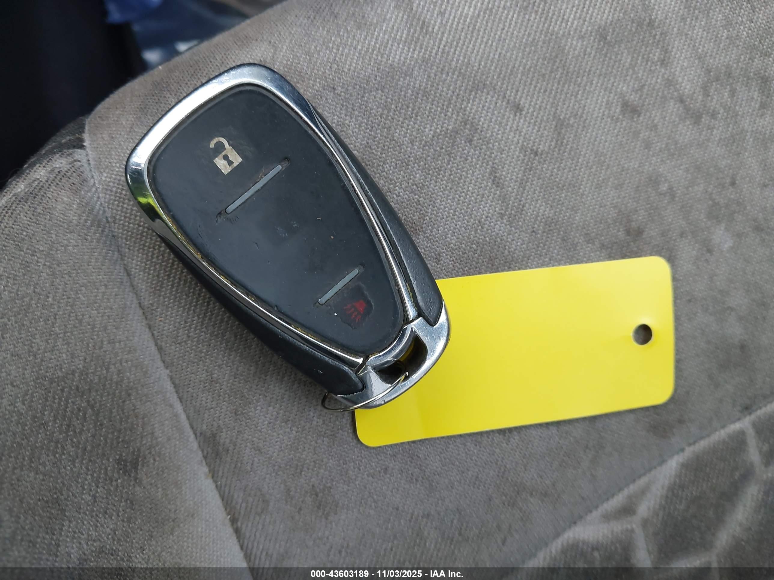 CHEVROLET EQUINOX image 11