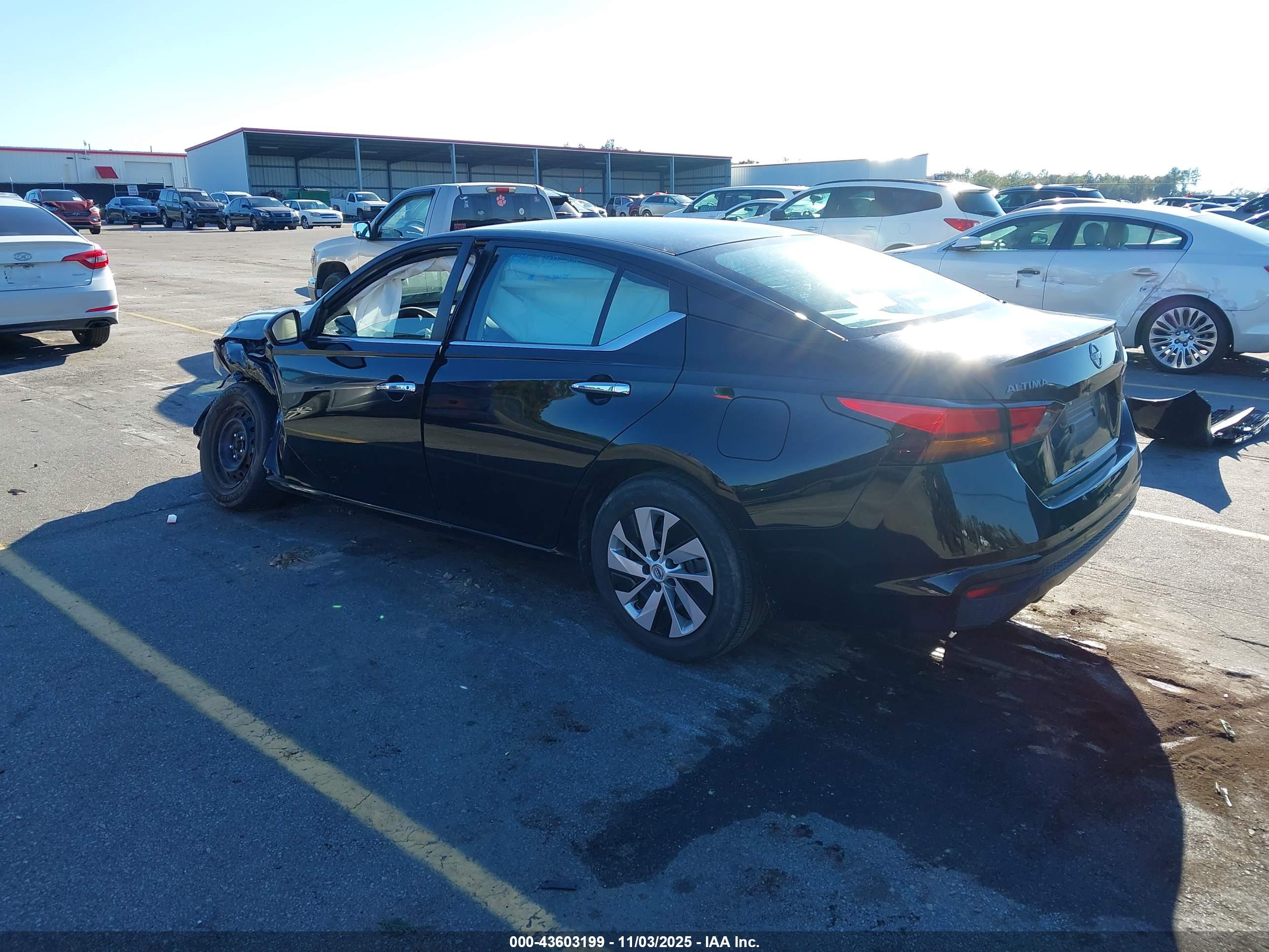 NISSAN ALTIMA image 3