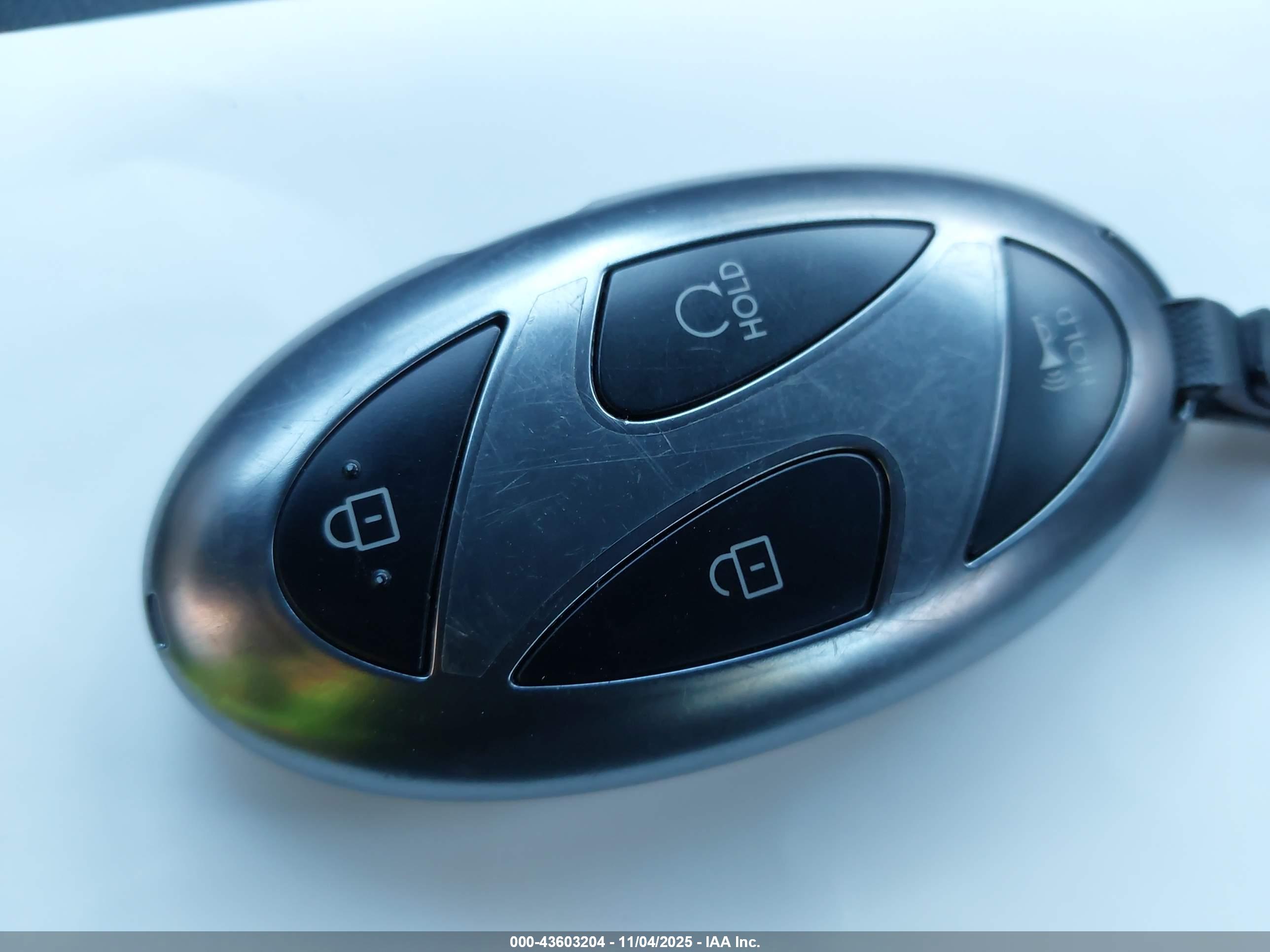 HYUNDAI ELANTRA image 11