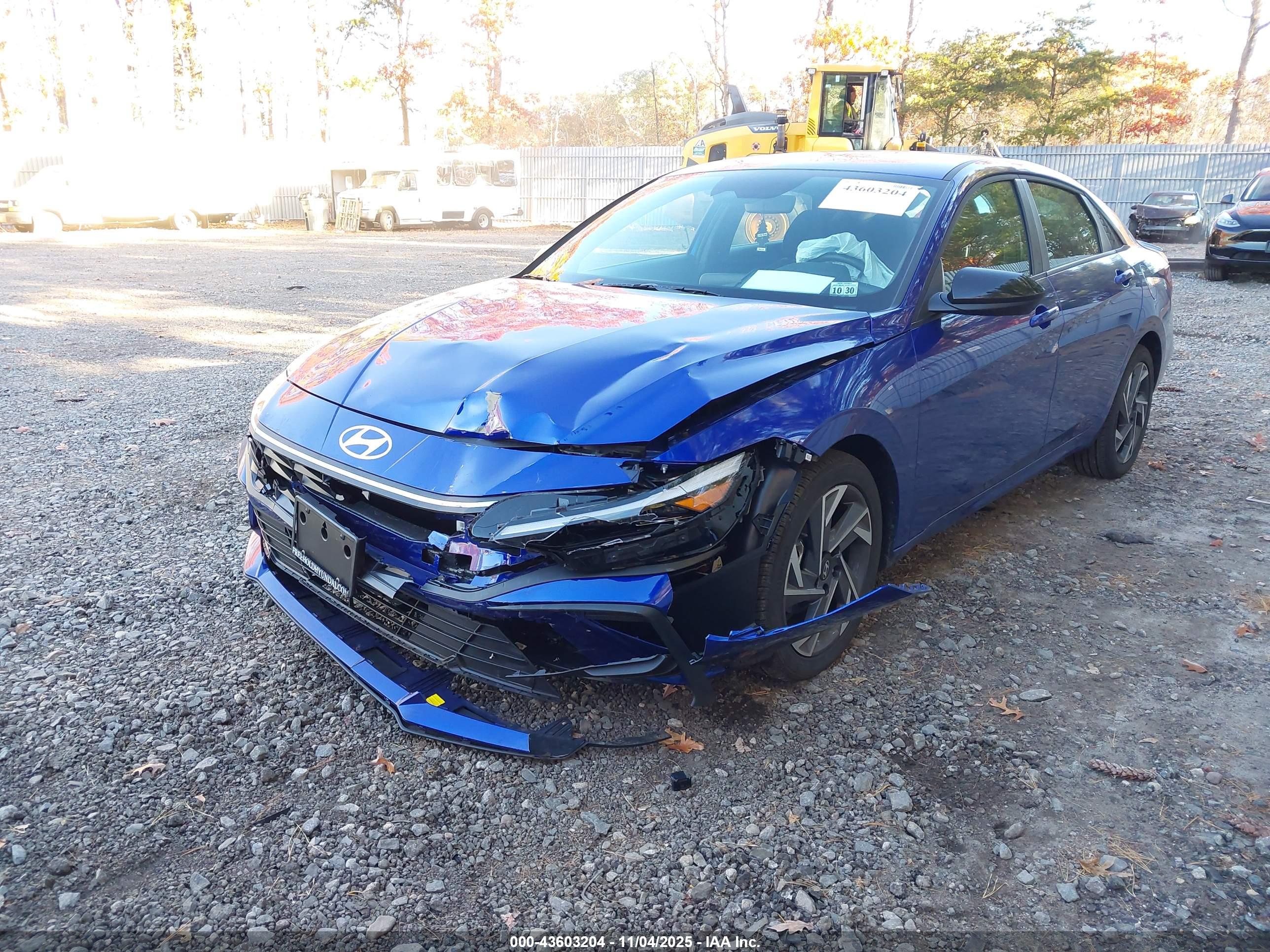 HYUNDAI ELANTRA image 6