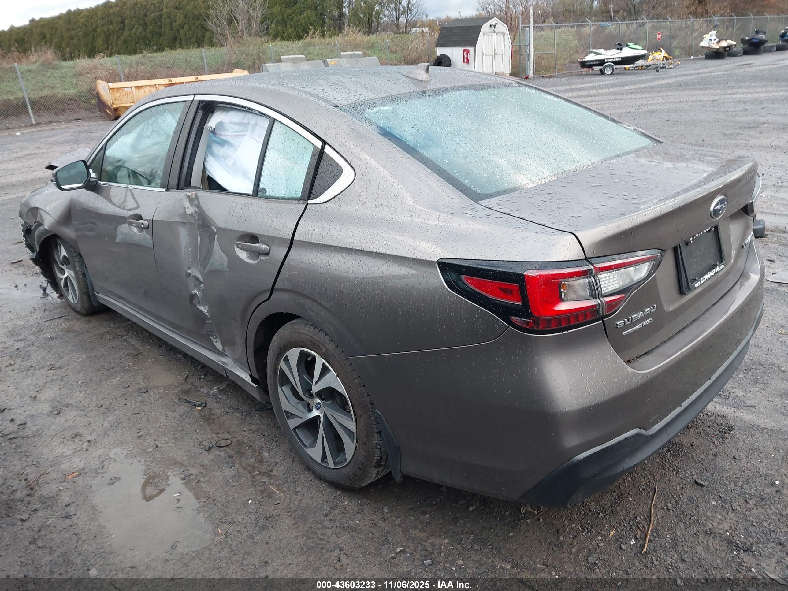 SUBARU LEGACY image 3