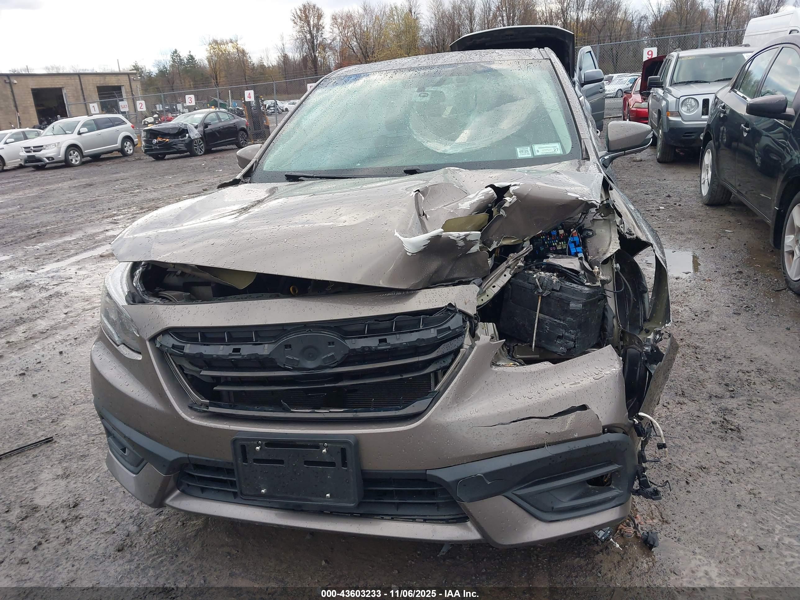 SUBARU LEGACY image 6