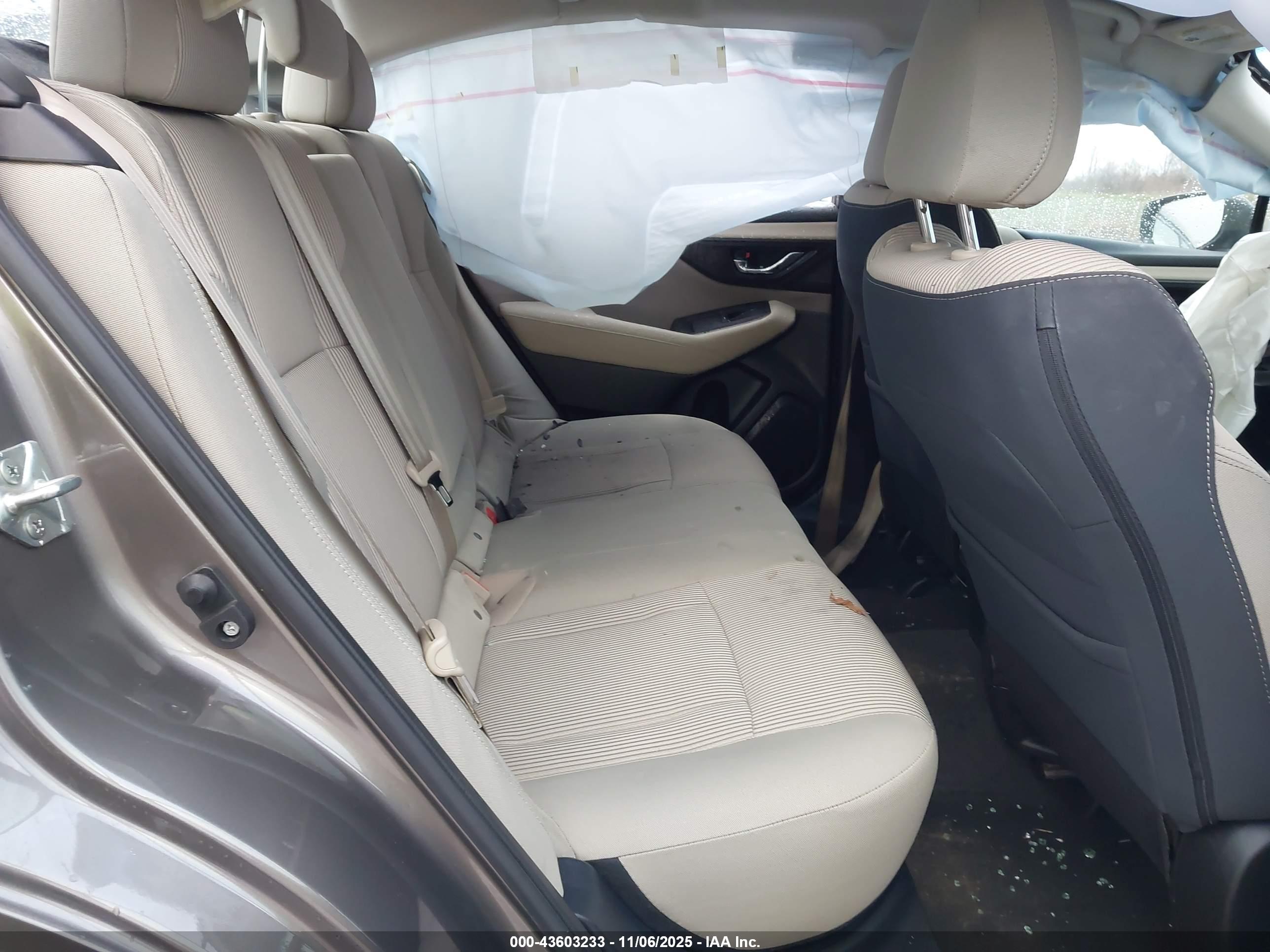 SUBARU LEGACY image 8