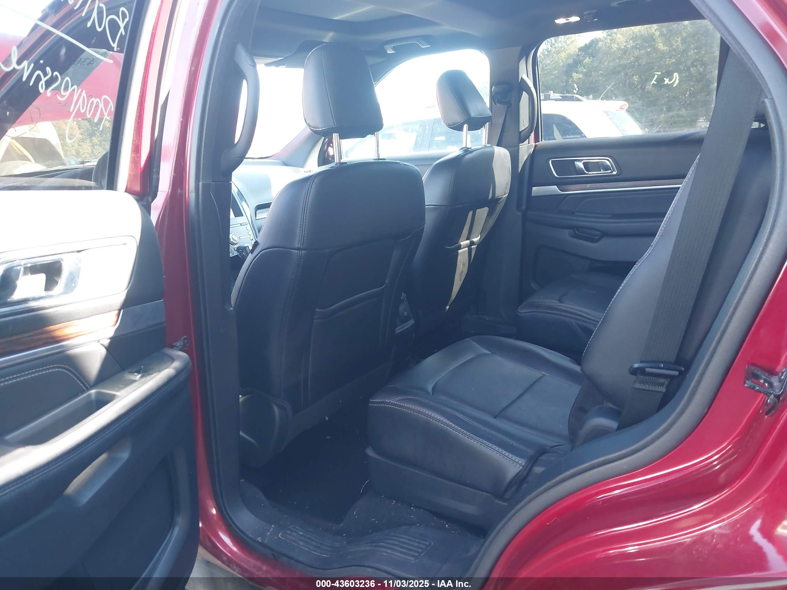 FORD EXPLORER image 8