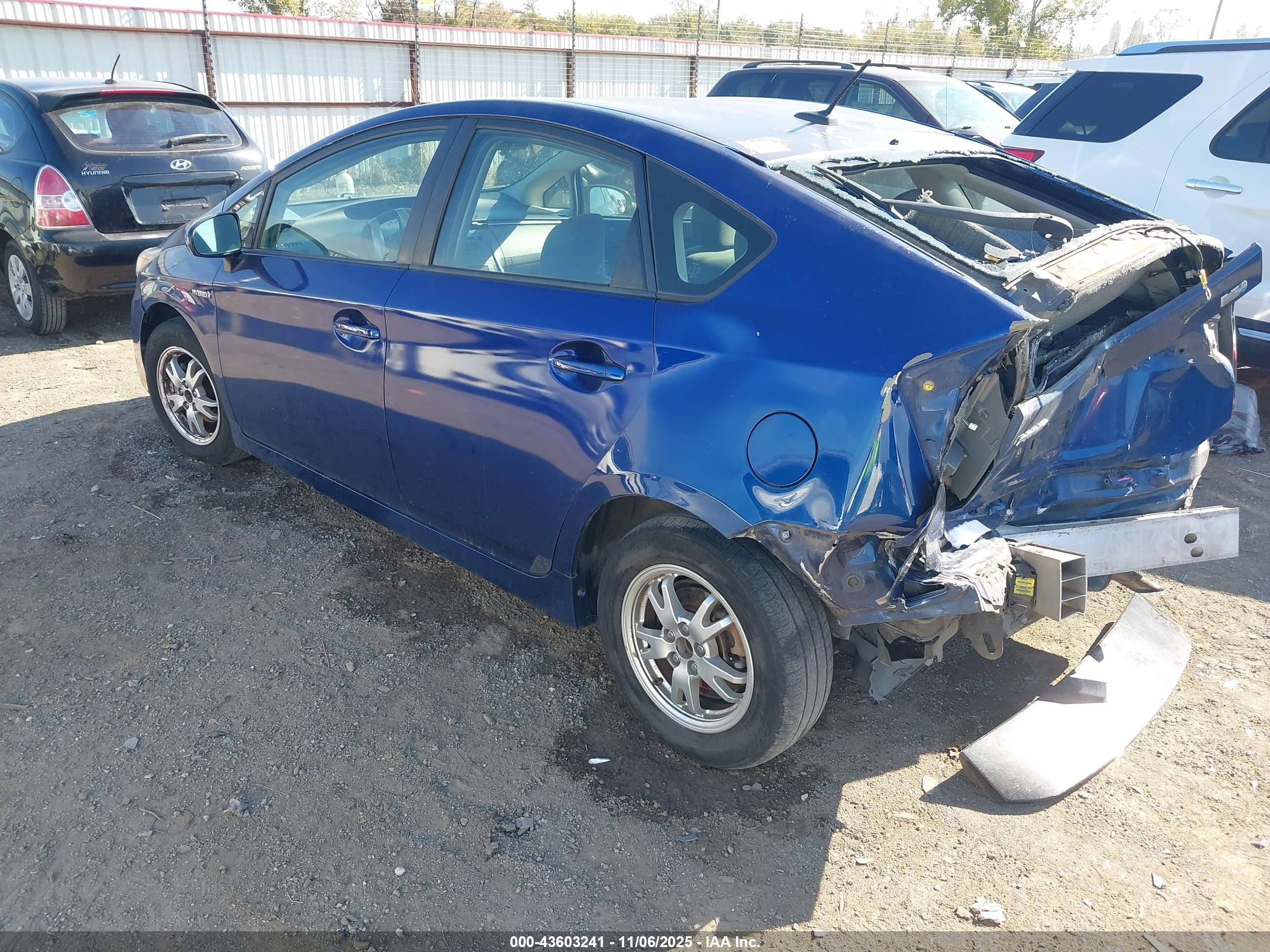 TOYOTA PRIUS image 3