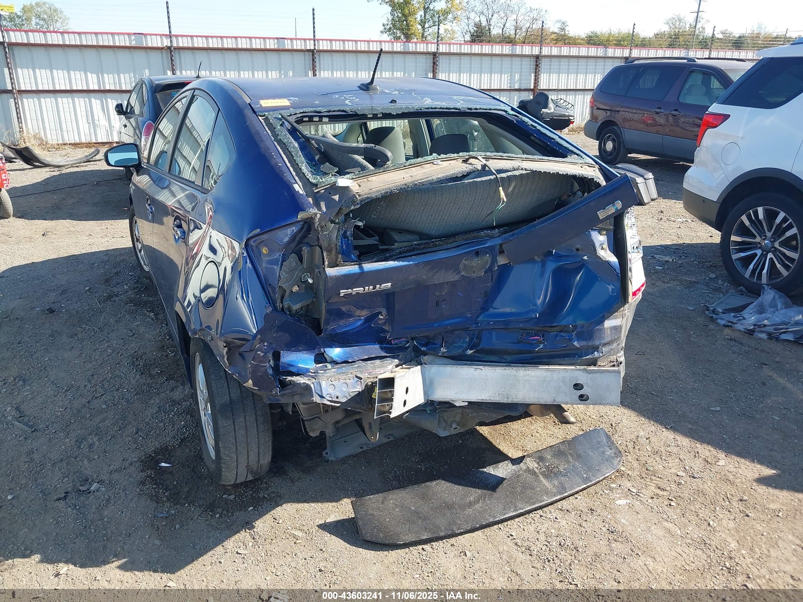 TOYOTA PRIUS image 6