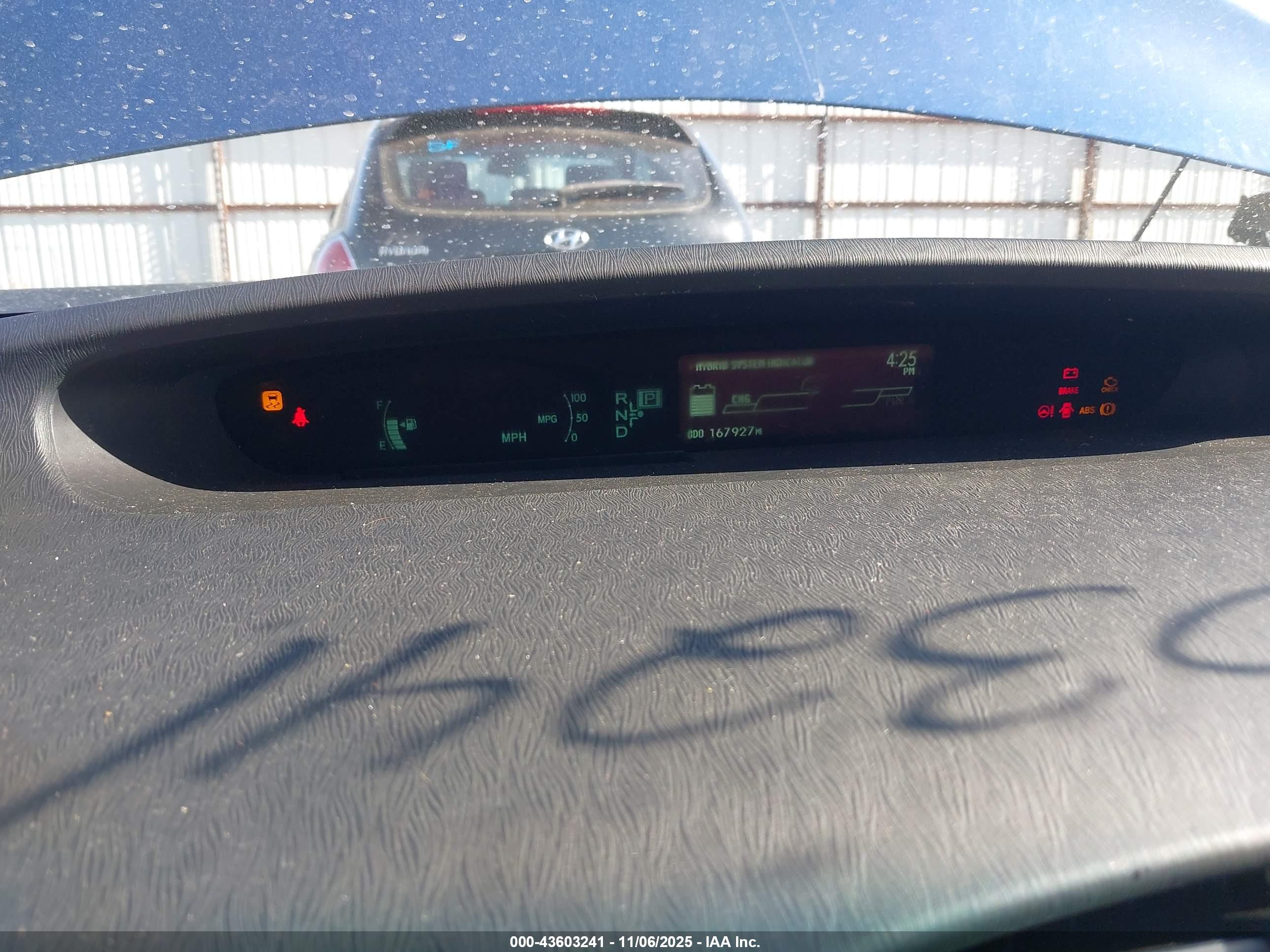 TOYOTA PRIUS image 7