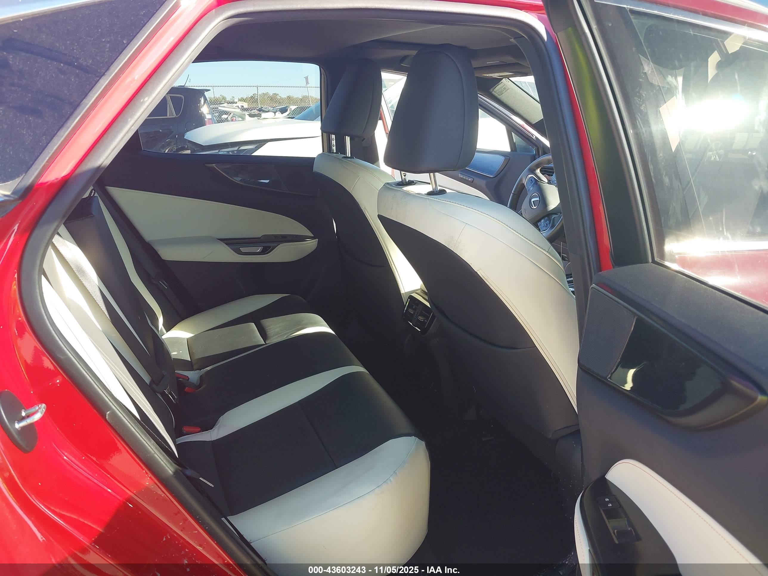 LEXUS NX image 8