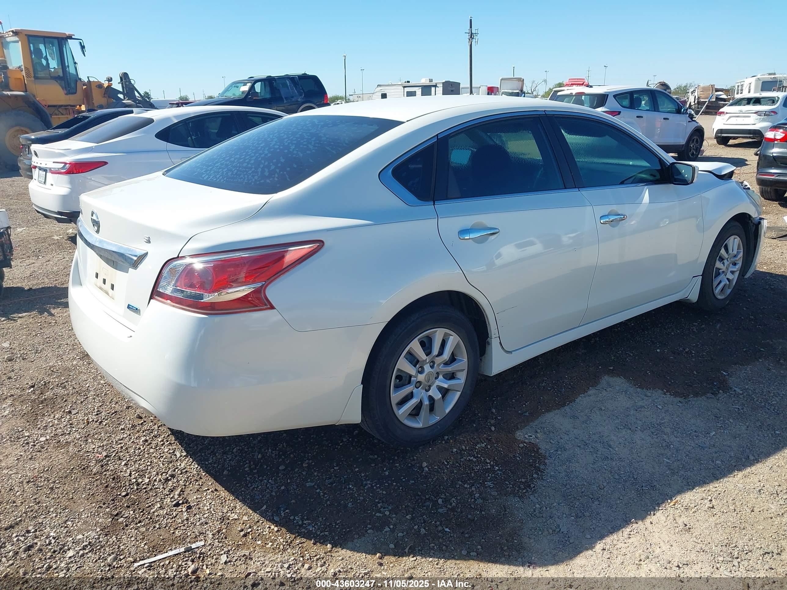 NISSAN ALTIMA image 4