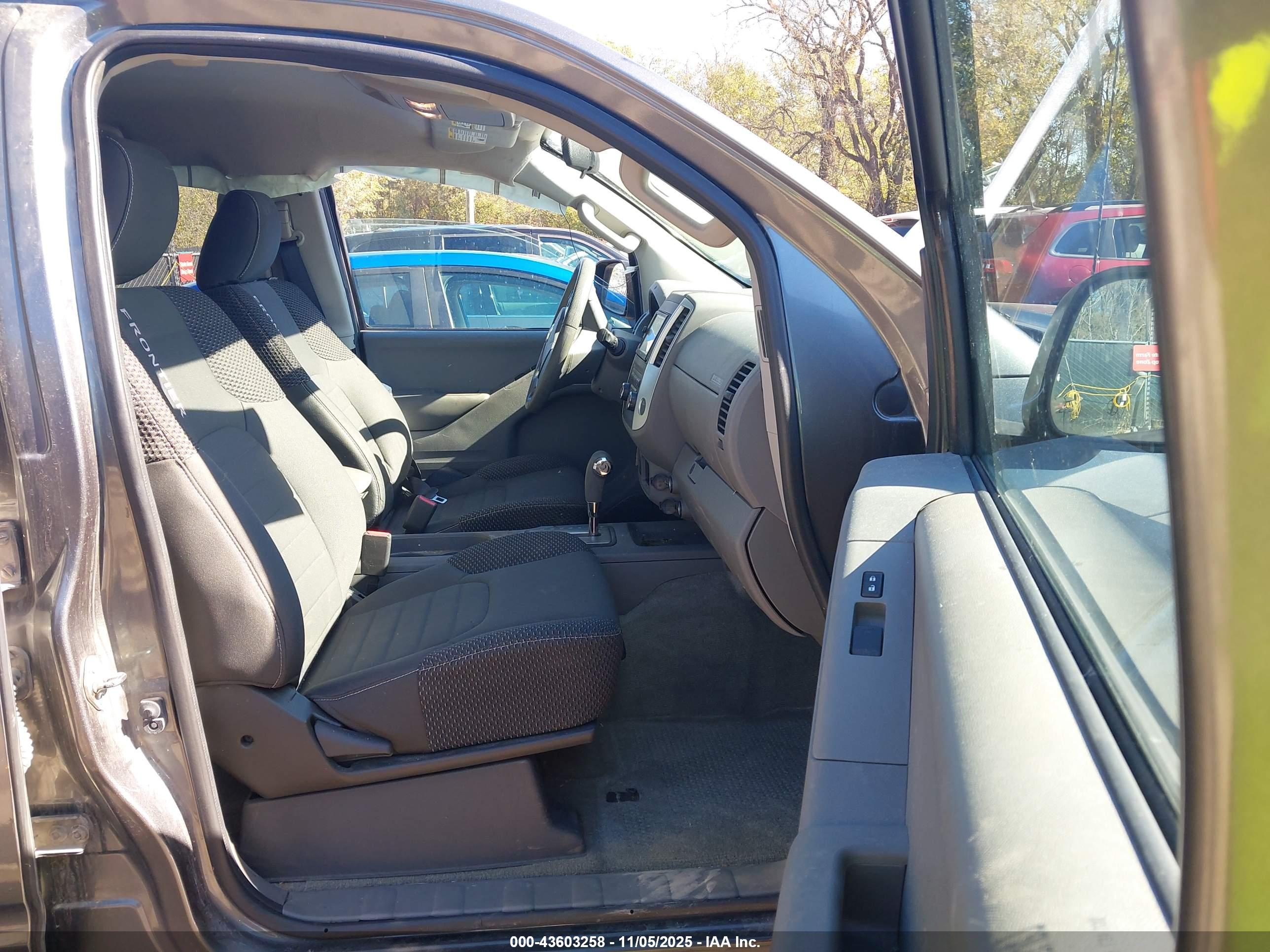 NISSAN FRONTIER image 5