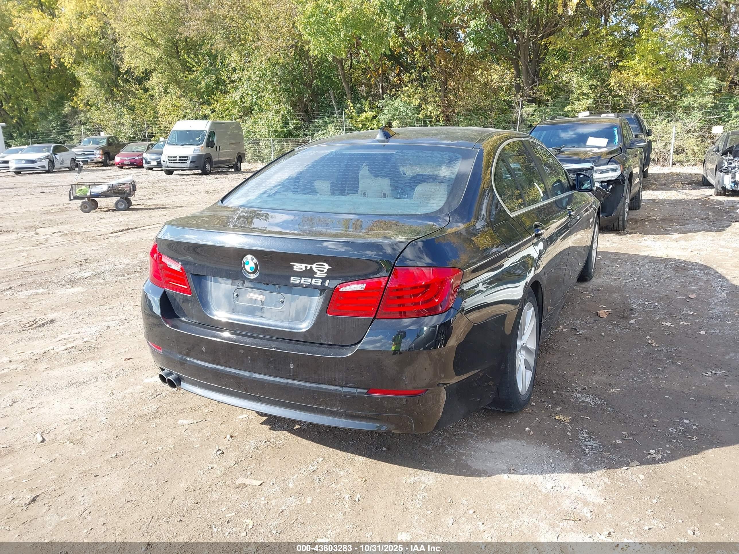 BMW 528I image 4