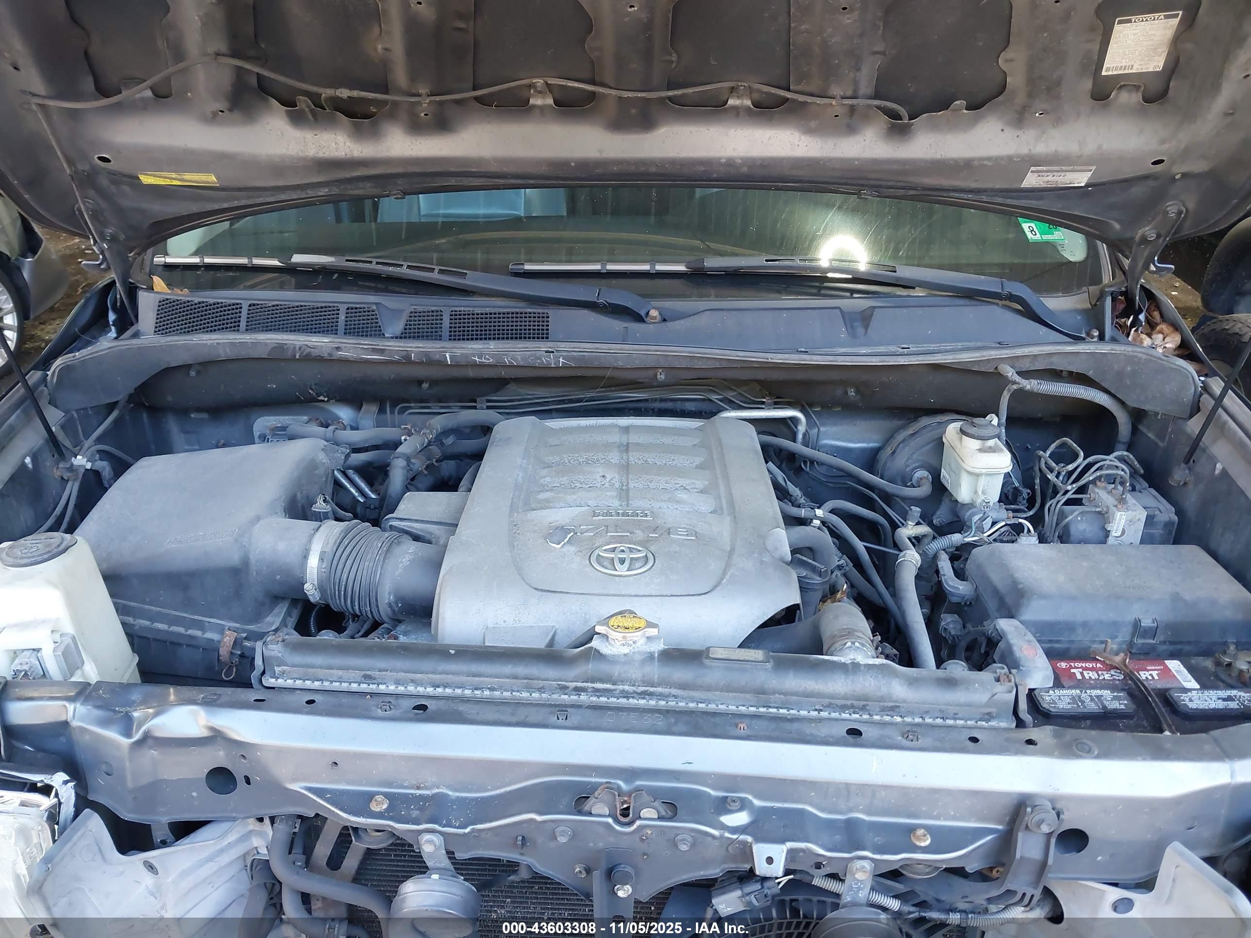 TOYOTA SEQUOIA image 10