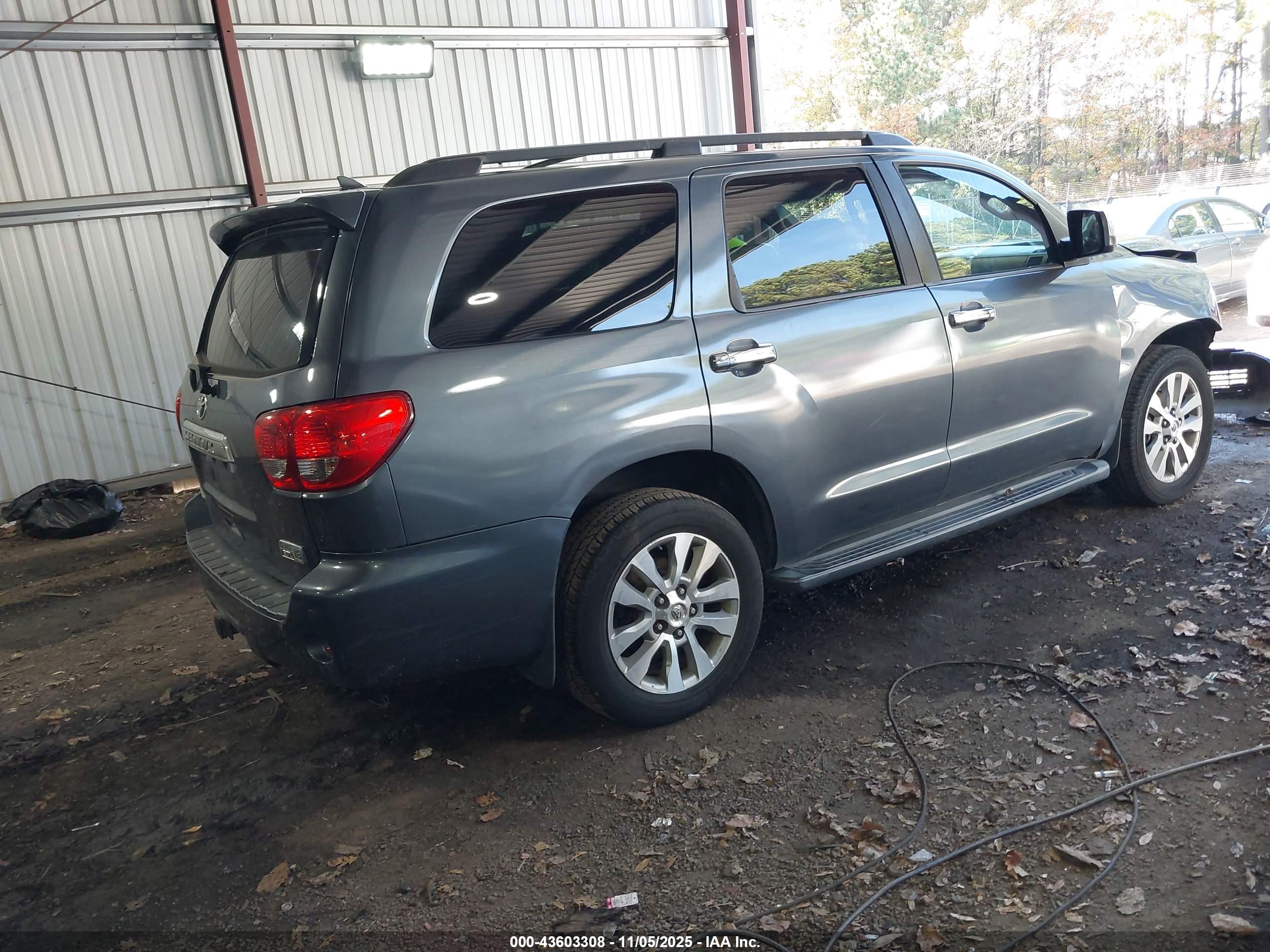 TOYOTA SEQUOIA image 4