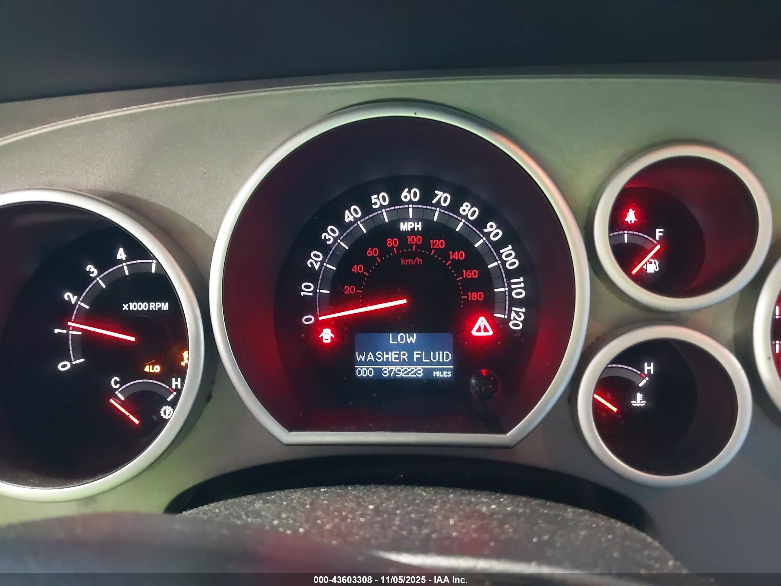 TOYOTA SEQUOIA image 7