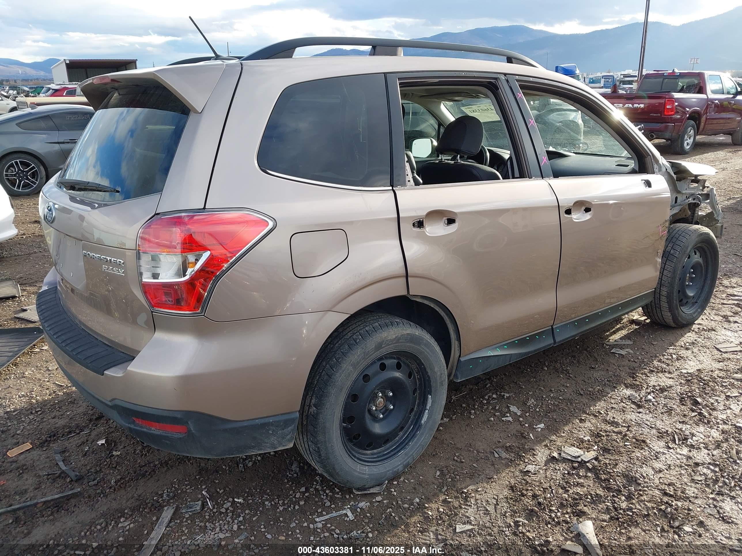 SUBARU FORESTER image 4