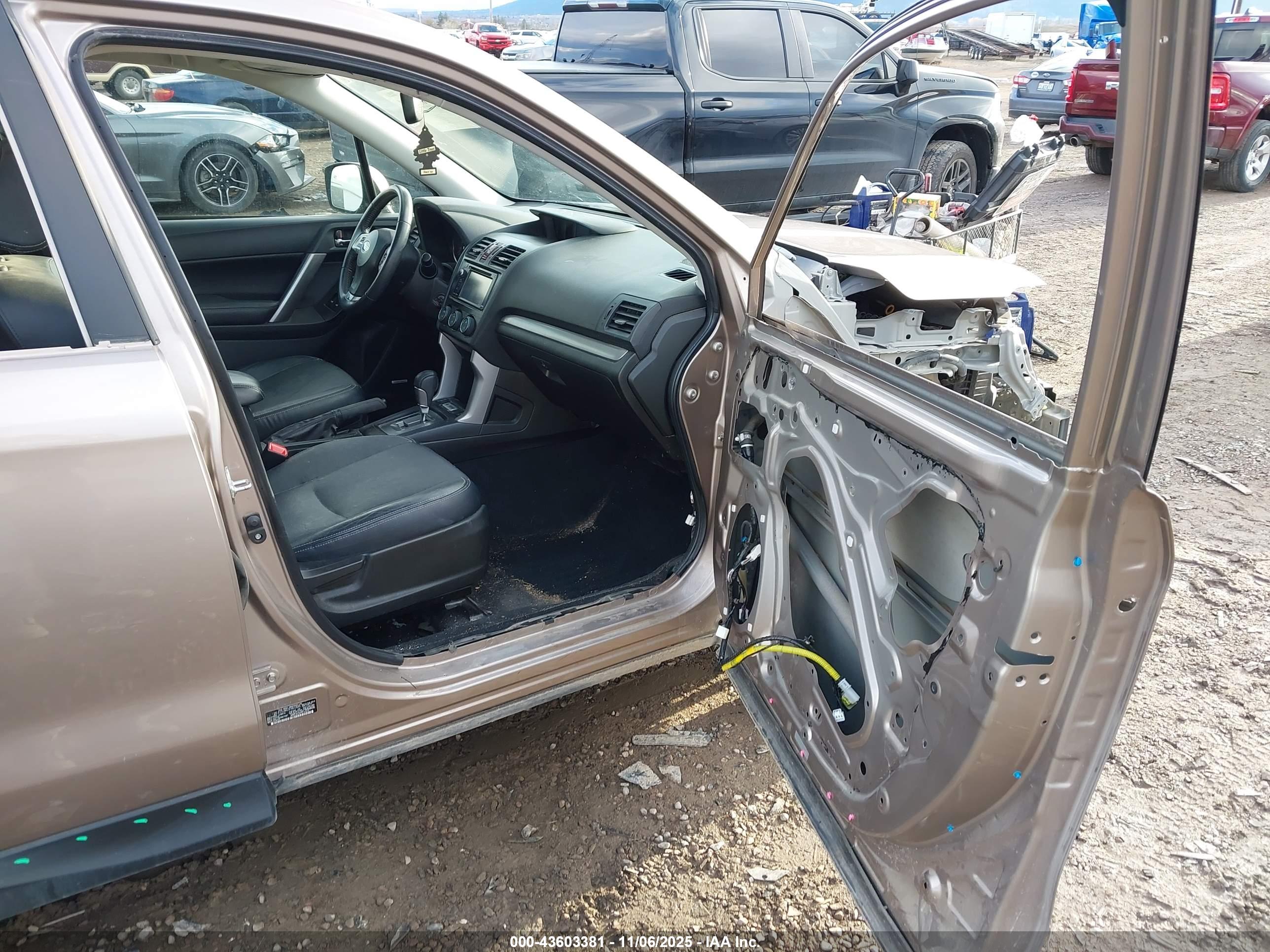 SUBARU FORESTER image 5