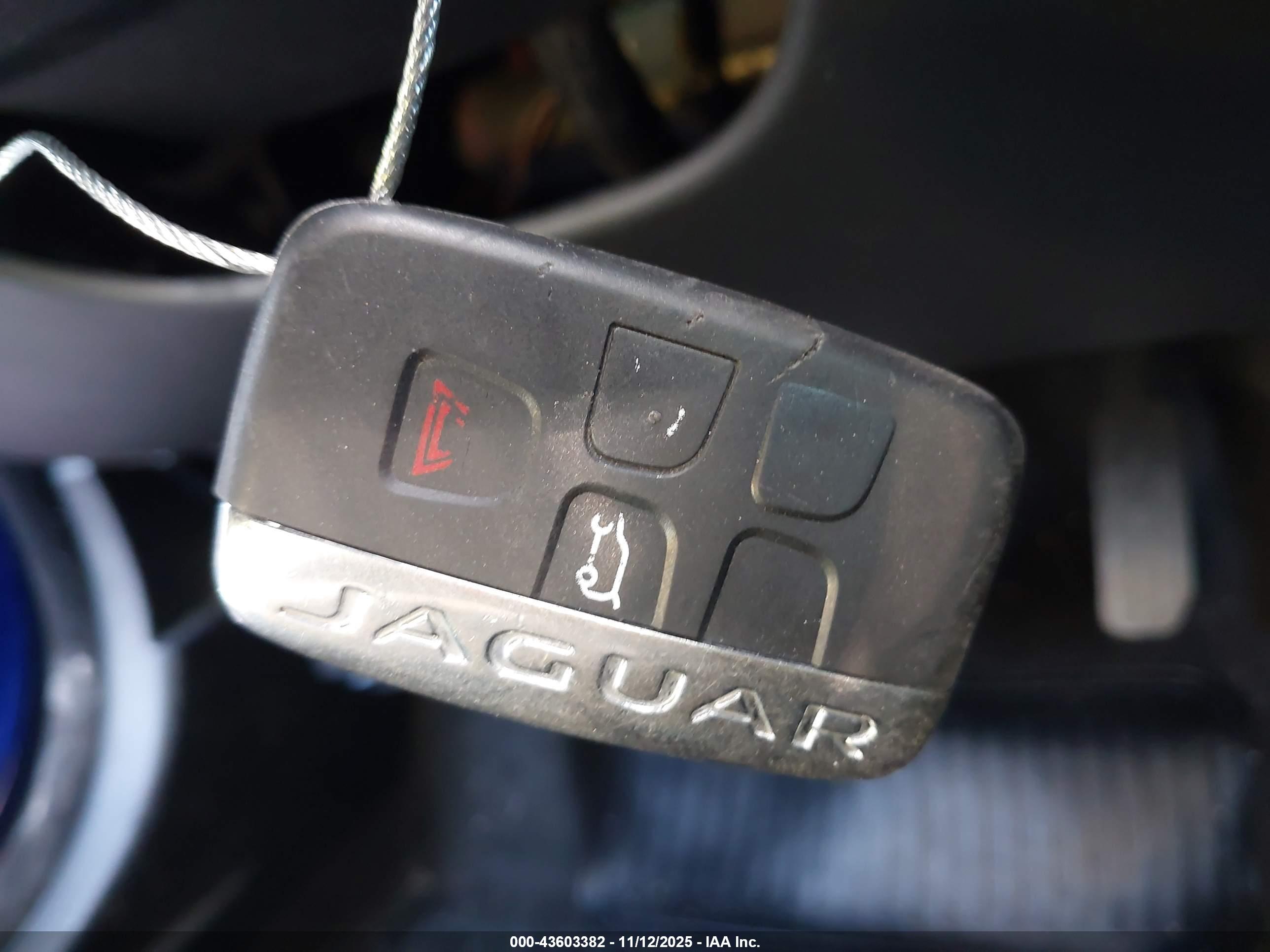 JAGUAR XE image 11