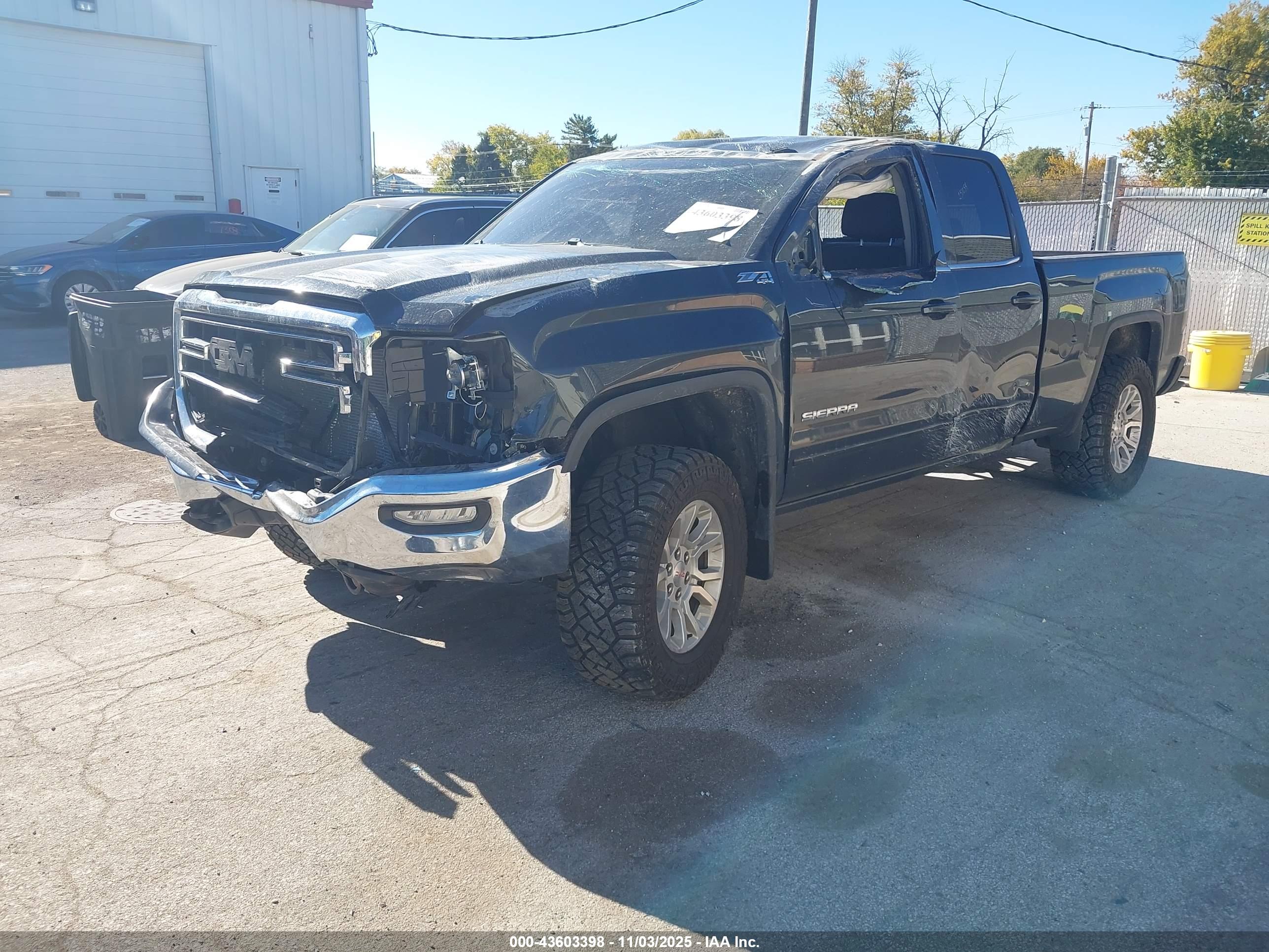 GMC SIERRA image 2
