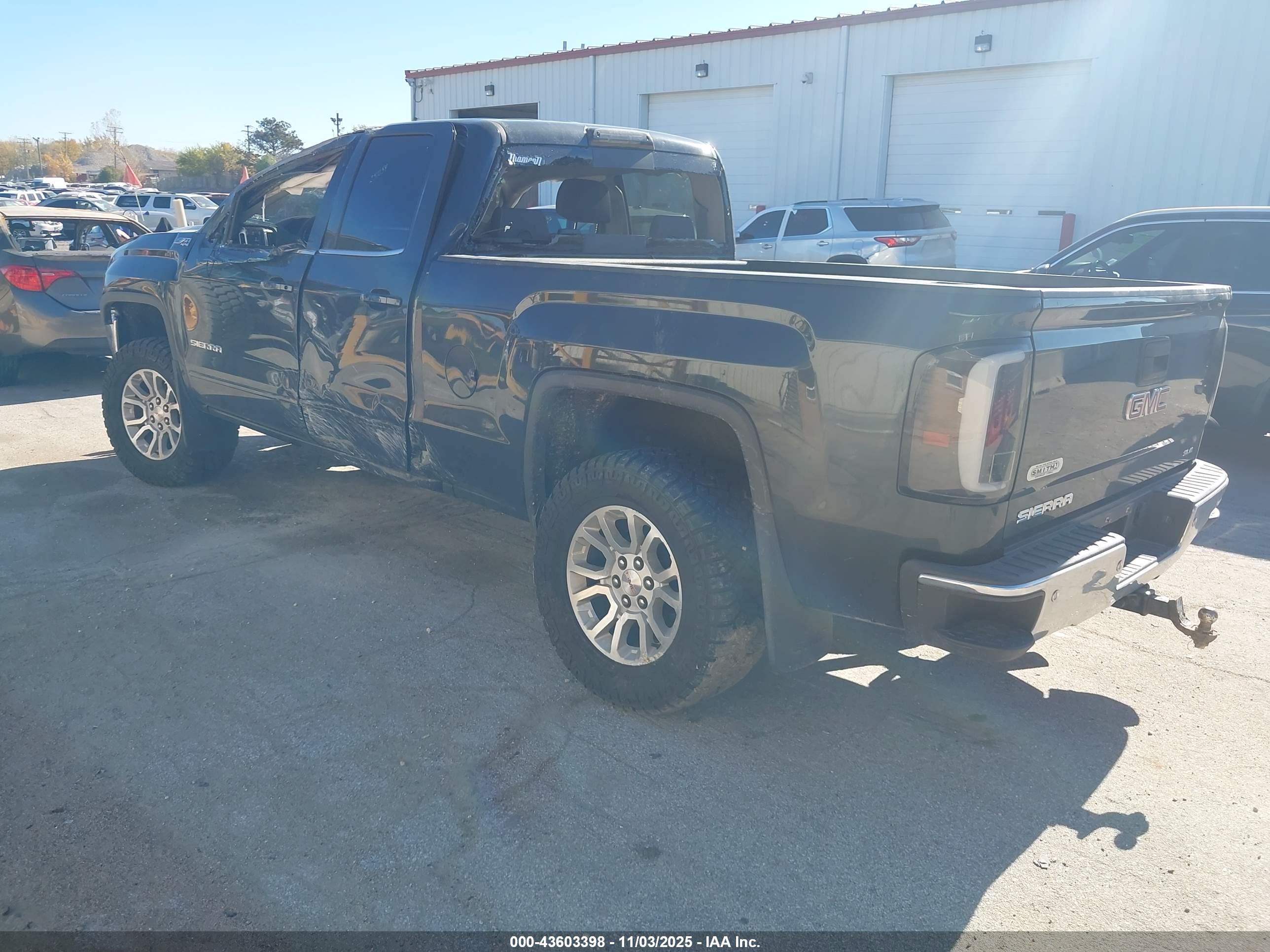 GMC SIERRA image 3