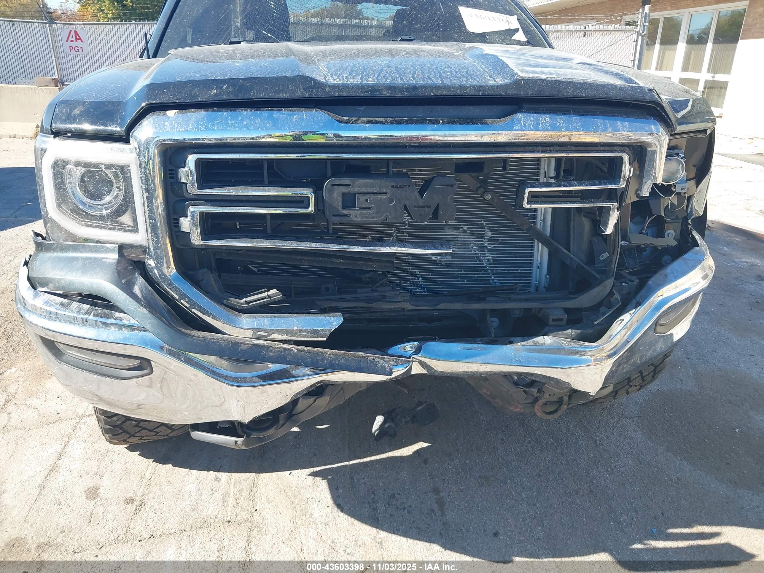 GMC SIERRA image 6