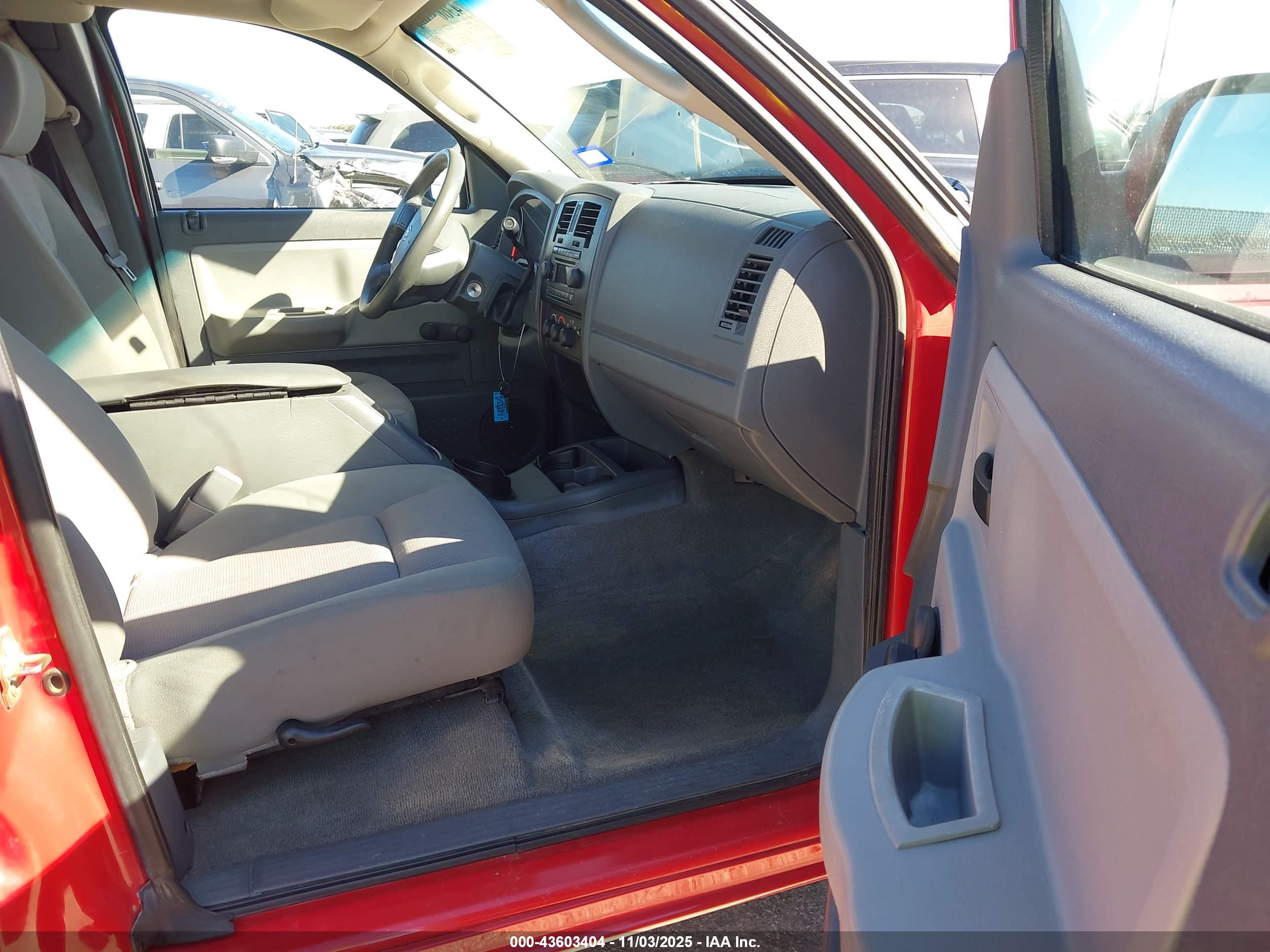 DODGE DAKOTA image 5