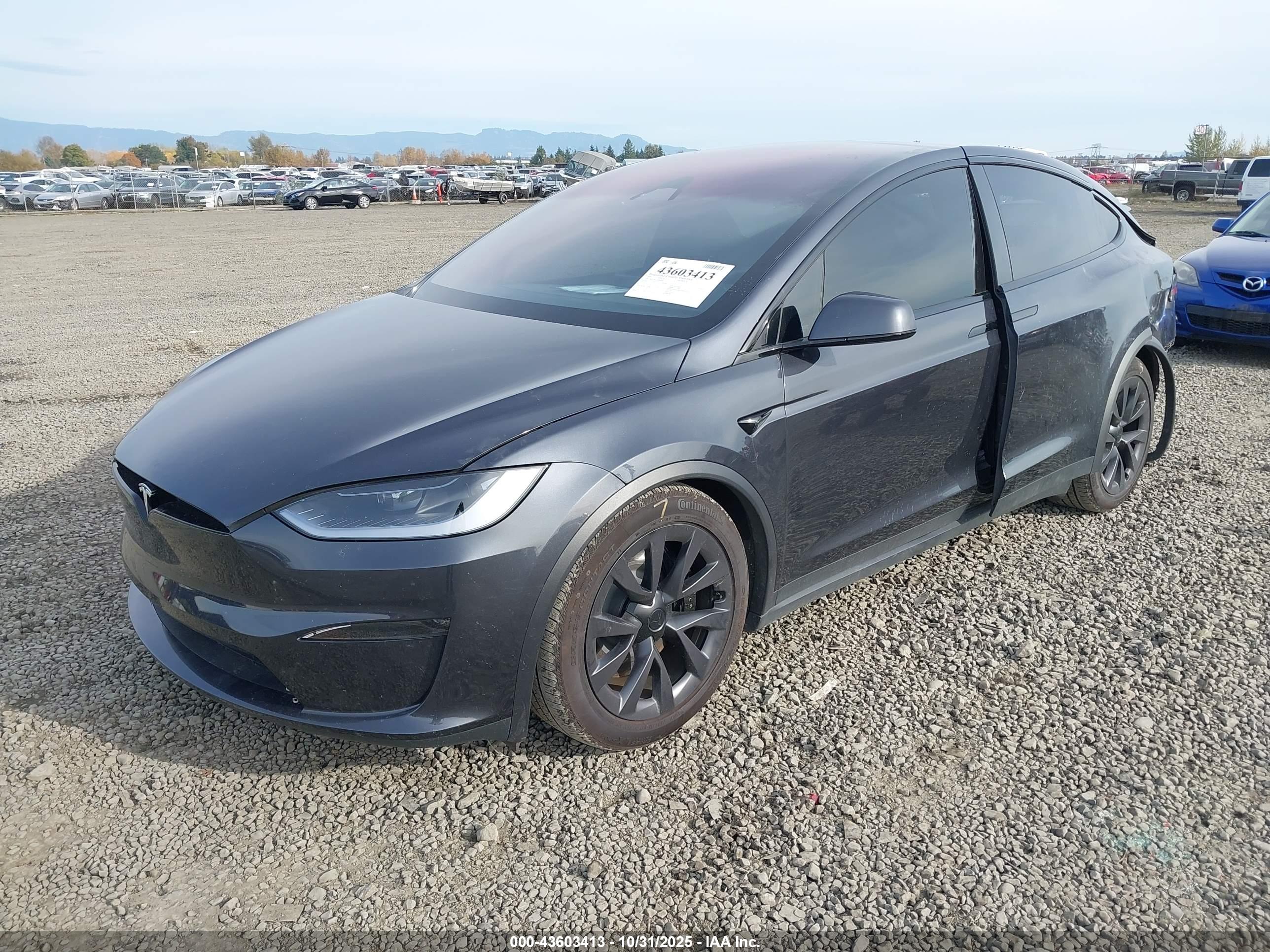 TESLA MODEL image 2