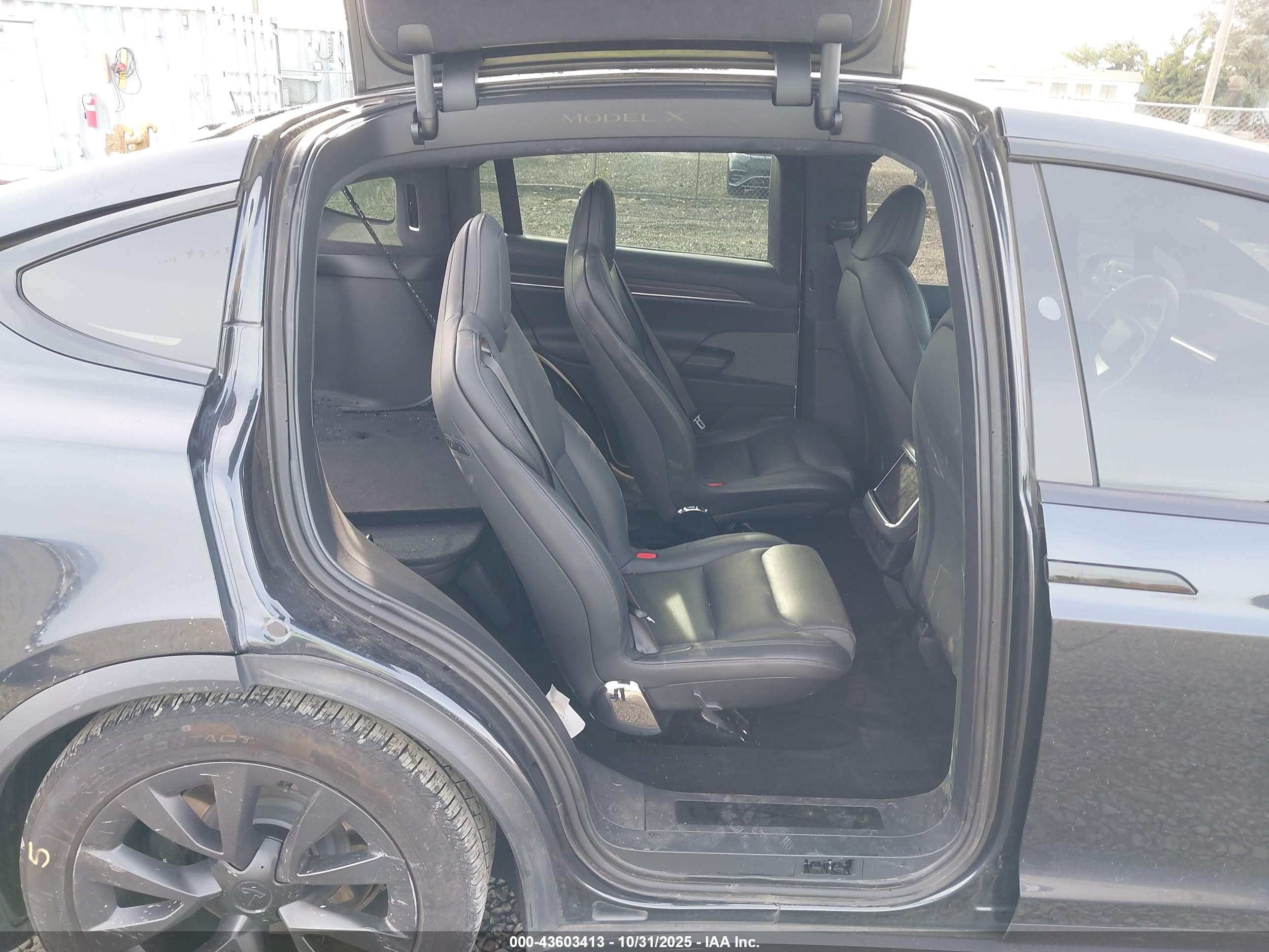 TESLA MODEL image 8