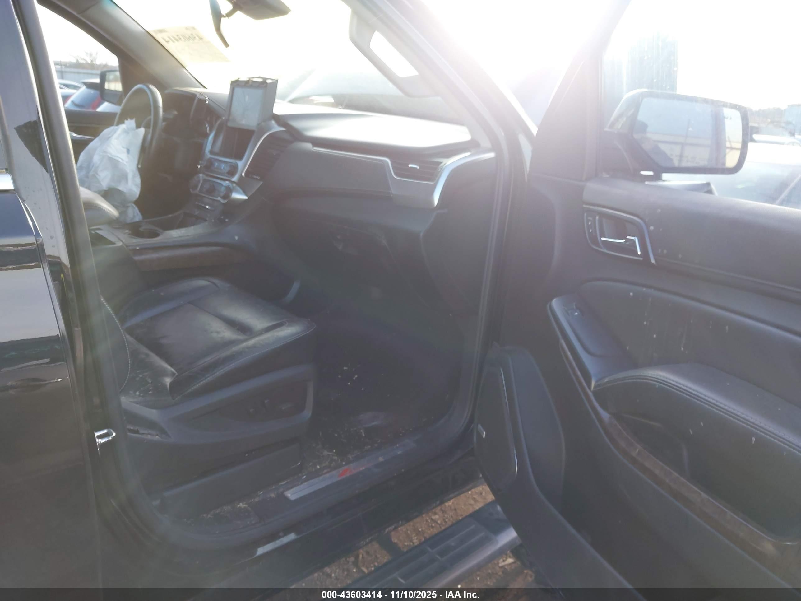 CHEVROLET TAHOE image 5