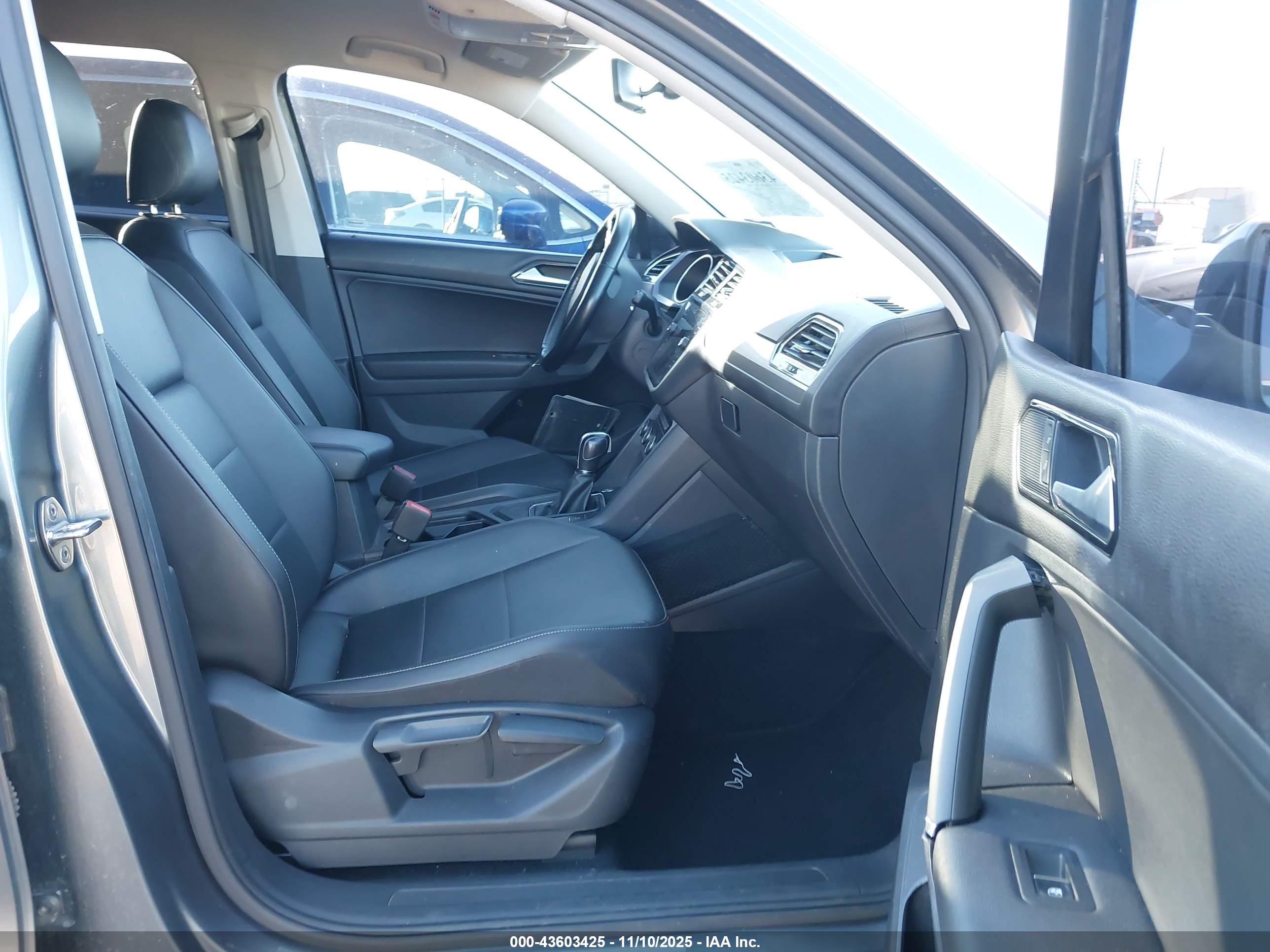 VOLKSWAGEN TIGUAN image 5