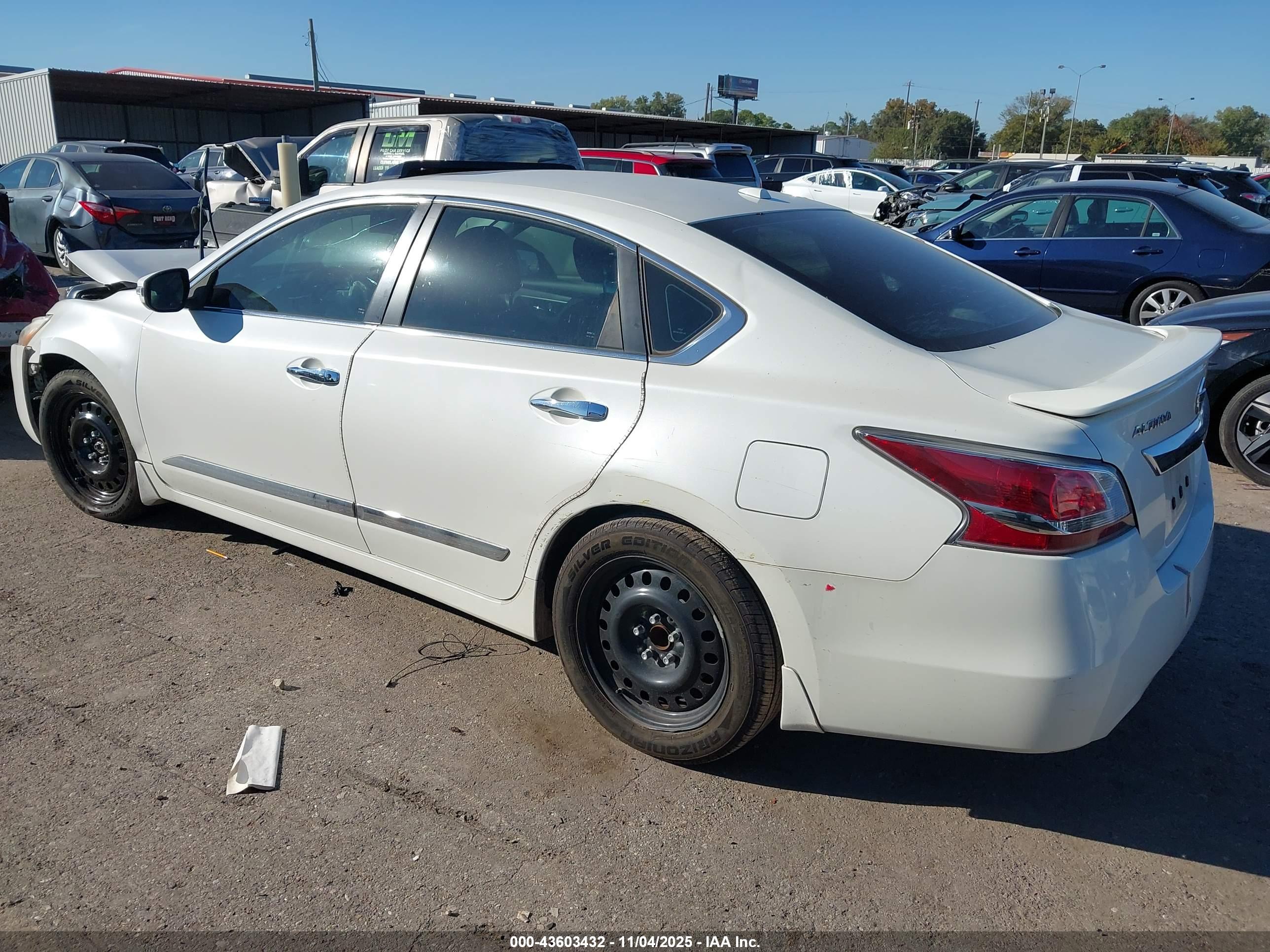 NISSAN ALTIMA image 3