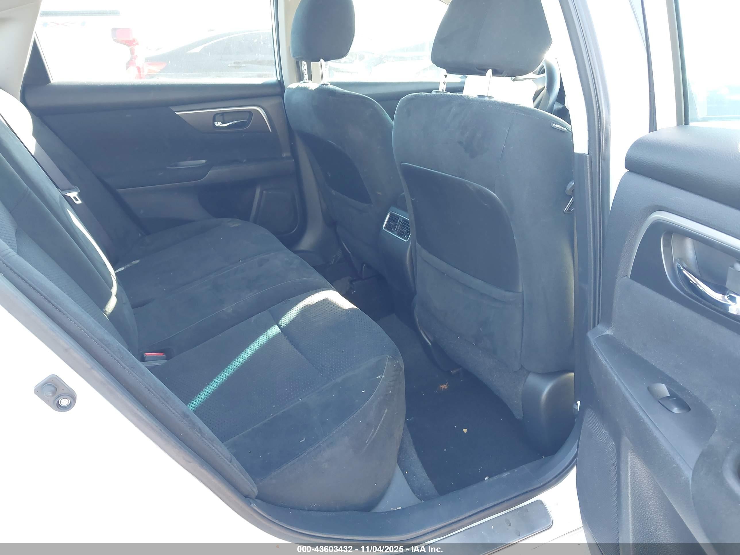 NISSAN ALTIMA image 8