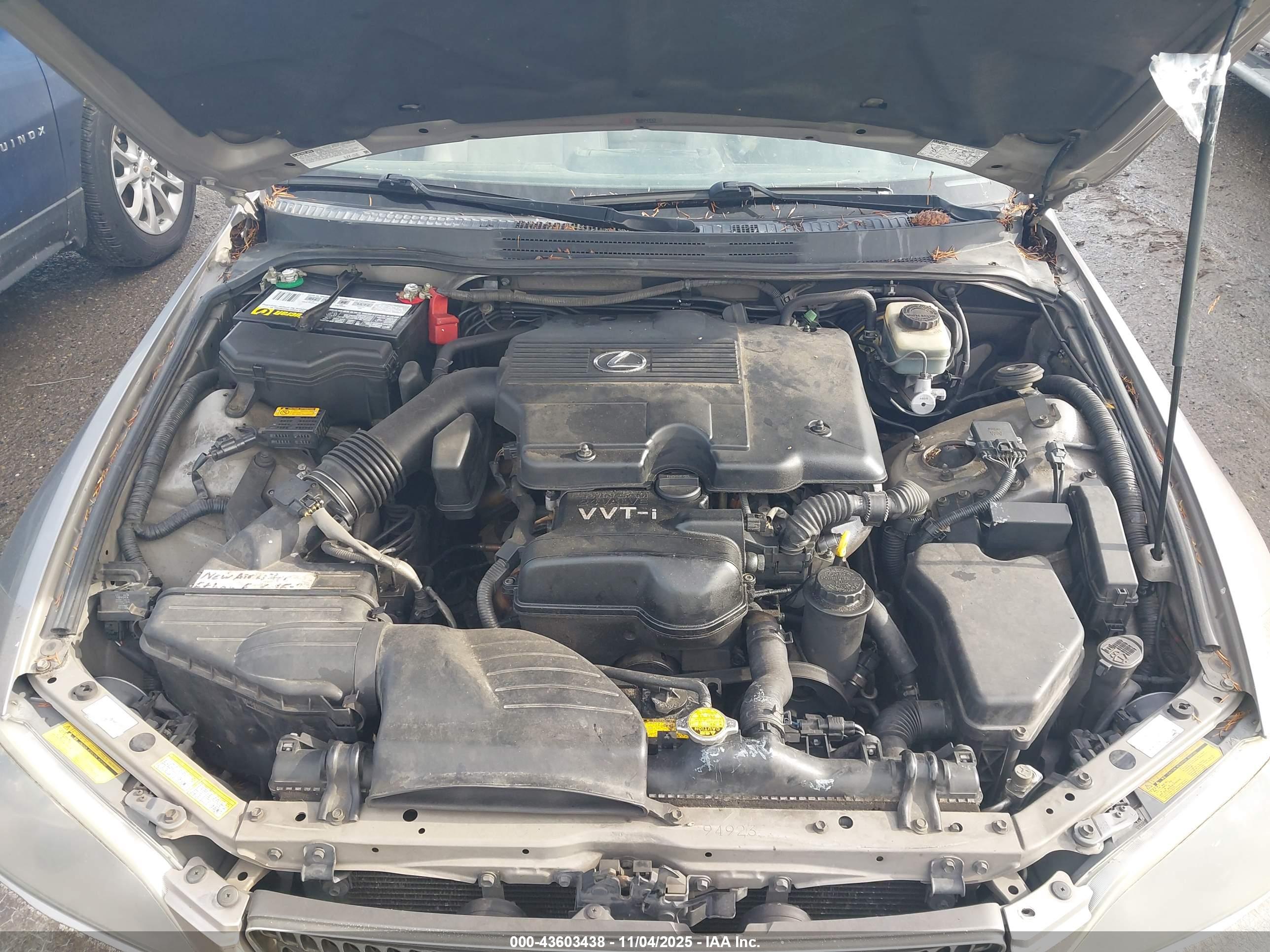 LEXUS IS image 10