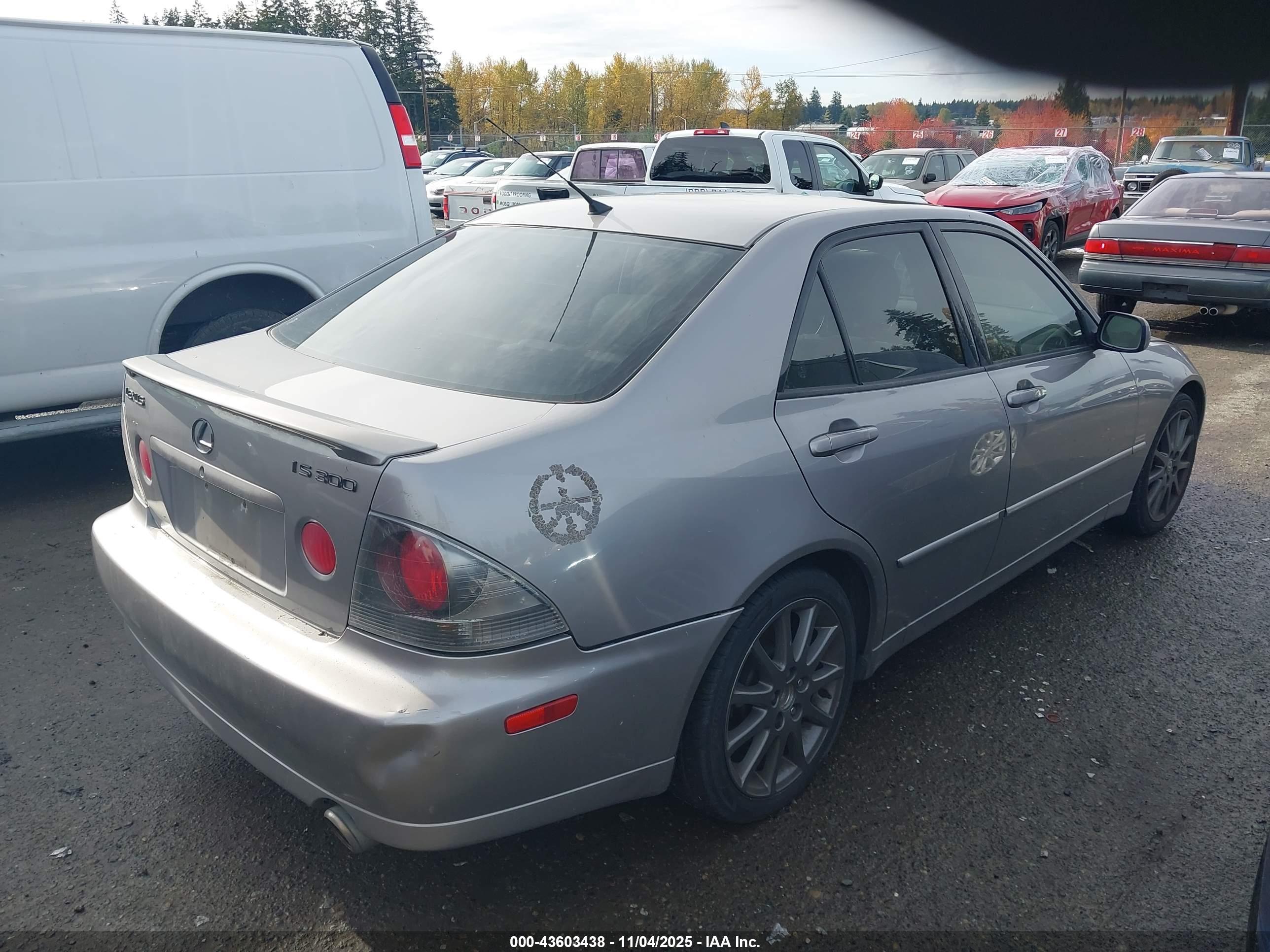 LEXUS IS image 4