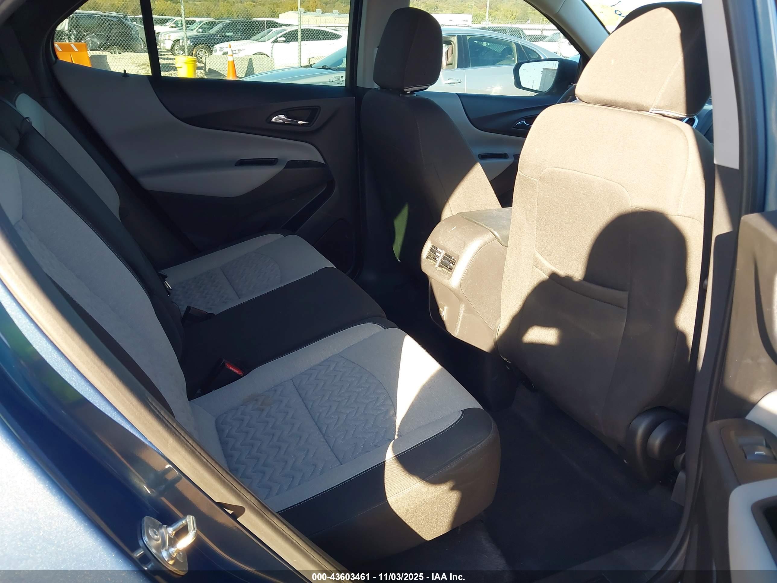 CHEVROLET EQUINOX image 8