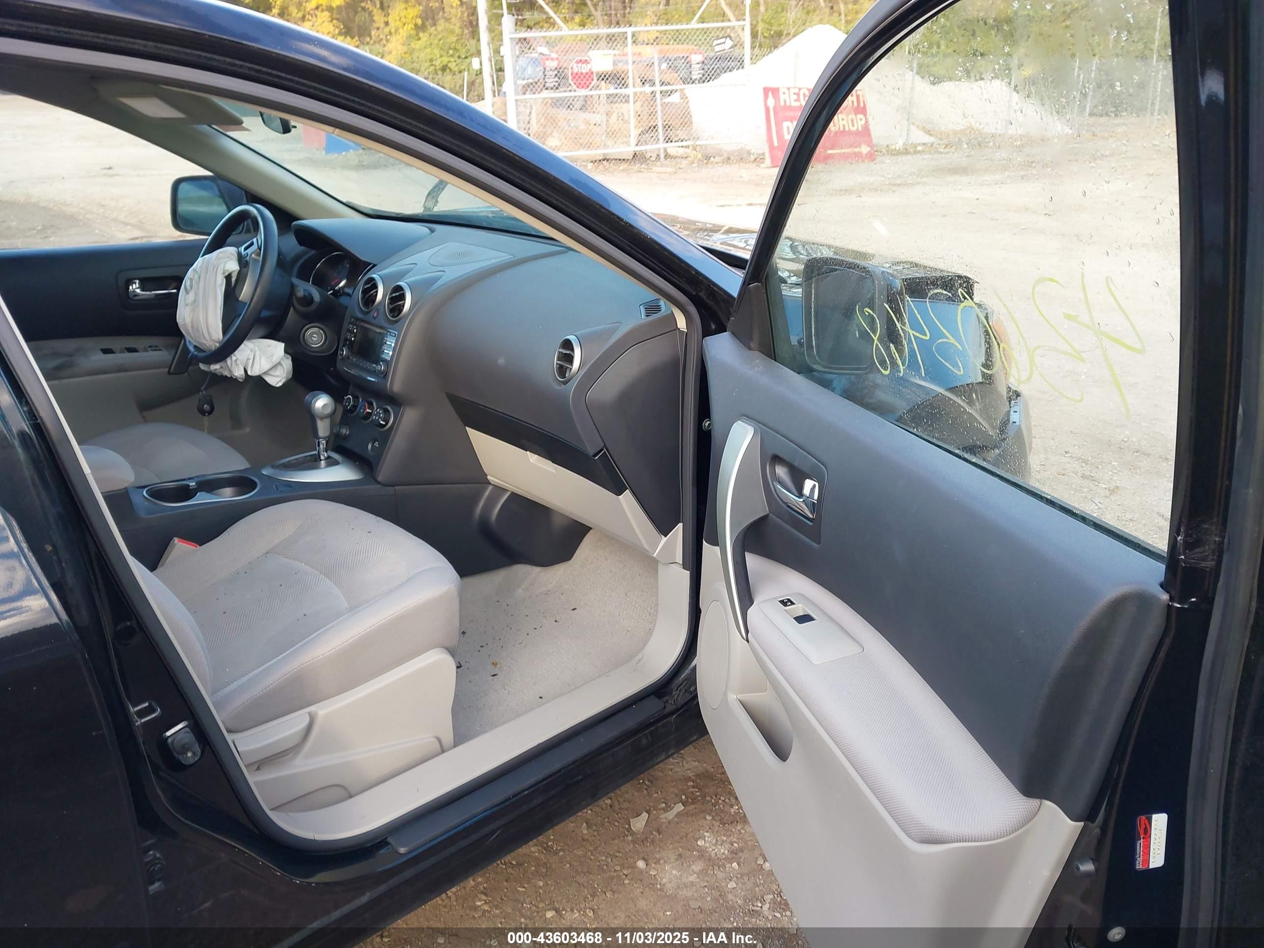 NISSAN ROGUE image 5