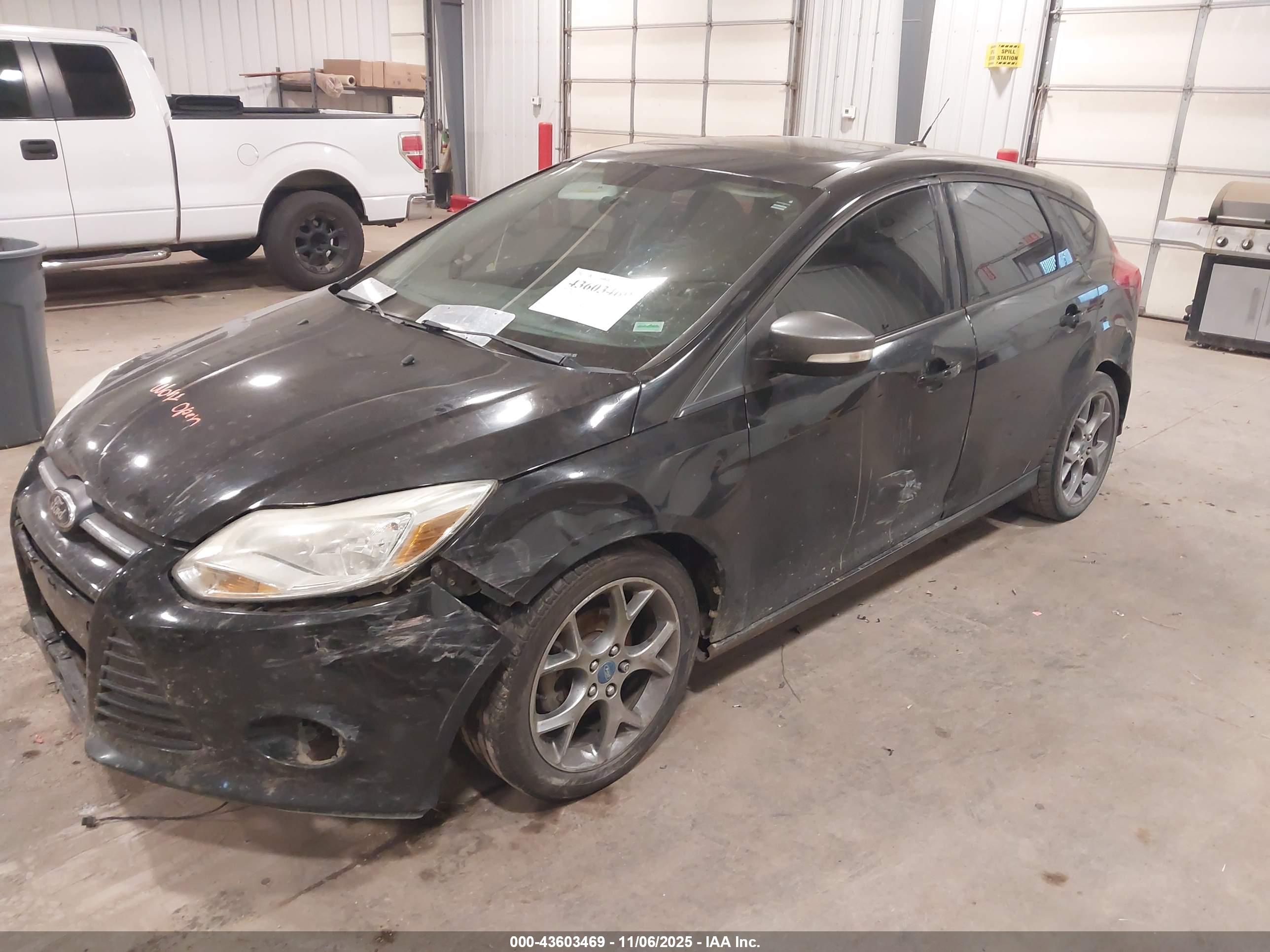 FORD FOCUS image 2