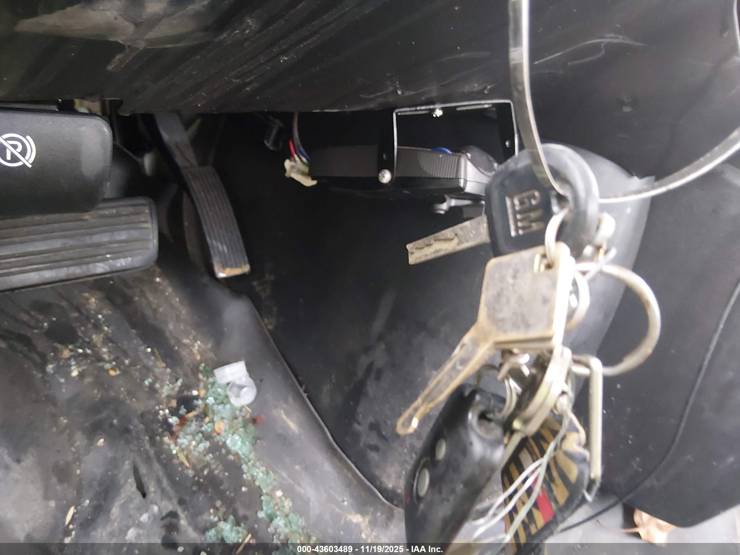 GMC SAVANA image 11